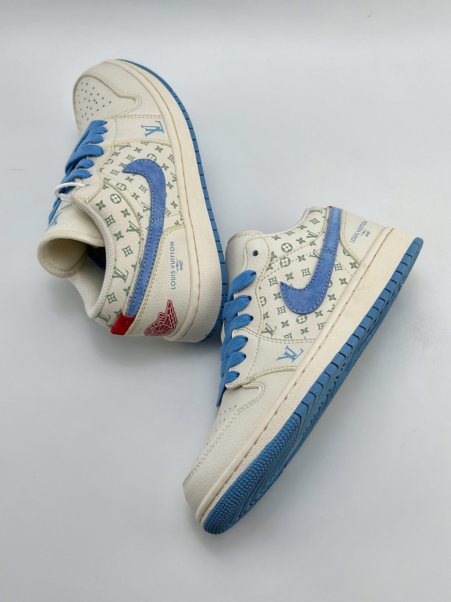 Air Jordan 1 Retro Low x Louis Vuitton 白蓝 WG8850-008