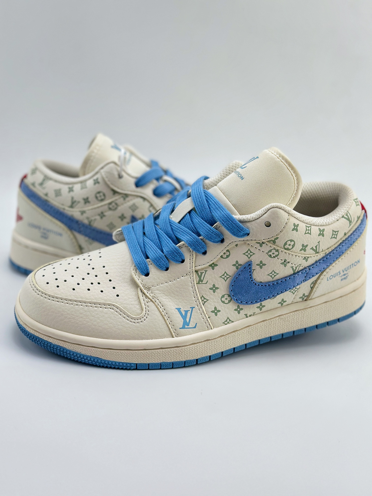 Air Jordan 1 Retro Low x Louis Vuitton 白蓝 WG8850-008