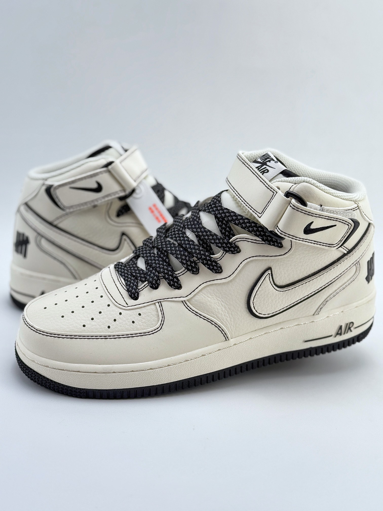 Nike Air Force 1 Mid x Undefeated 夜魔侠 白黑满天星 GB5969-001