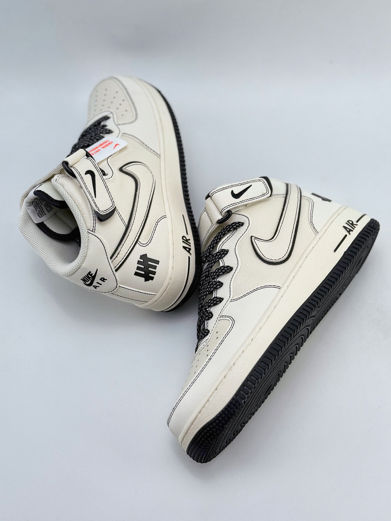 Nike Air Force 1 Mid x Undefeated 夜魔侠 白黑满天星 GB5969-001