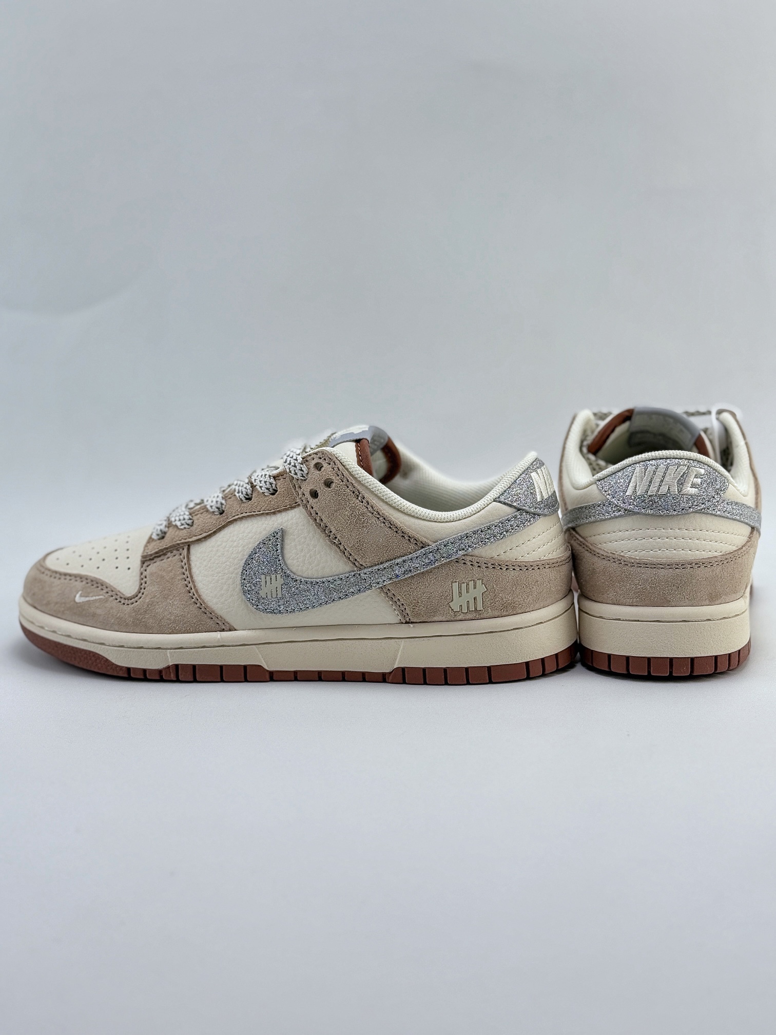 Nike SB Dunk Low x UNDEFEATED 米棕蓝满天星 CF3688-013