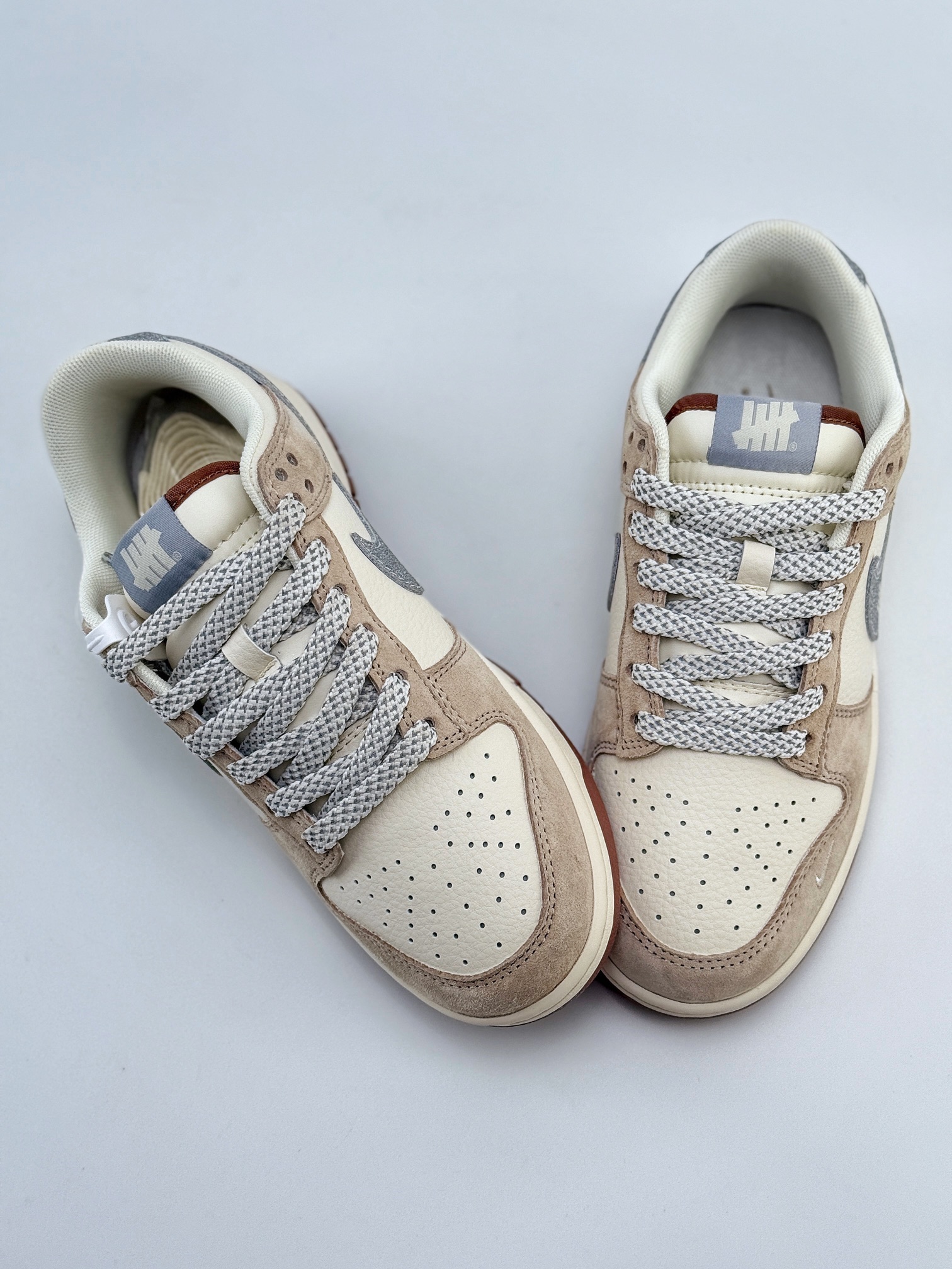 Nike SB Dunk Low x UNDEFEATED 米棕蓝满天星 CF3688-013