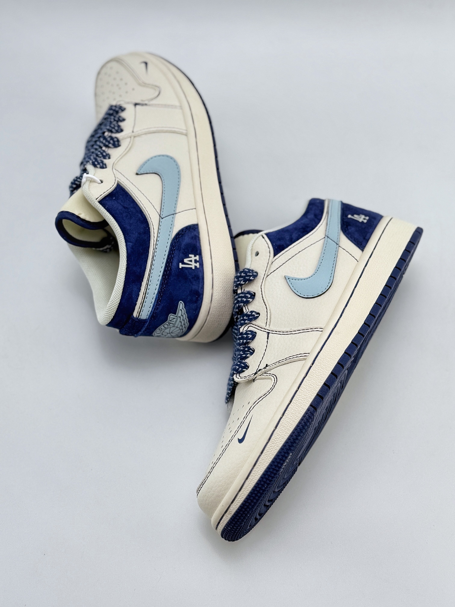 Air Jordan 1 Retro Low x MLB 米蓝小钩满天星 XX2403-005