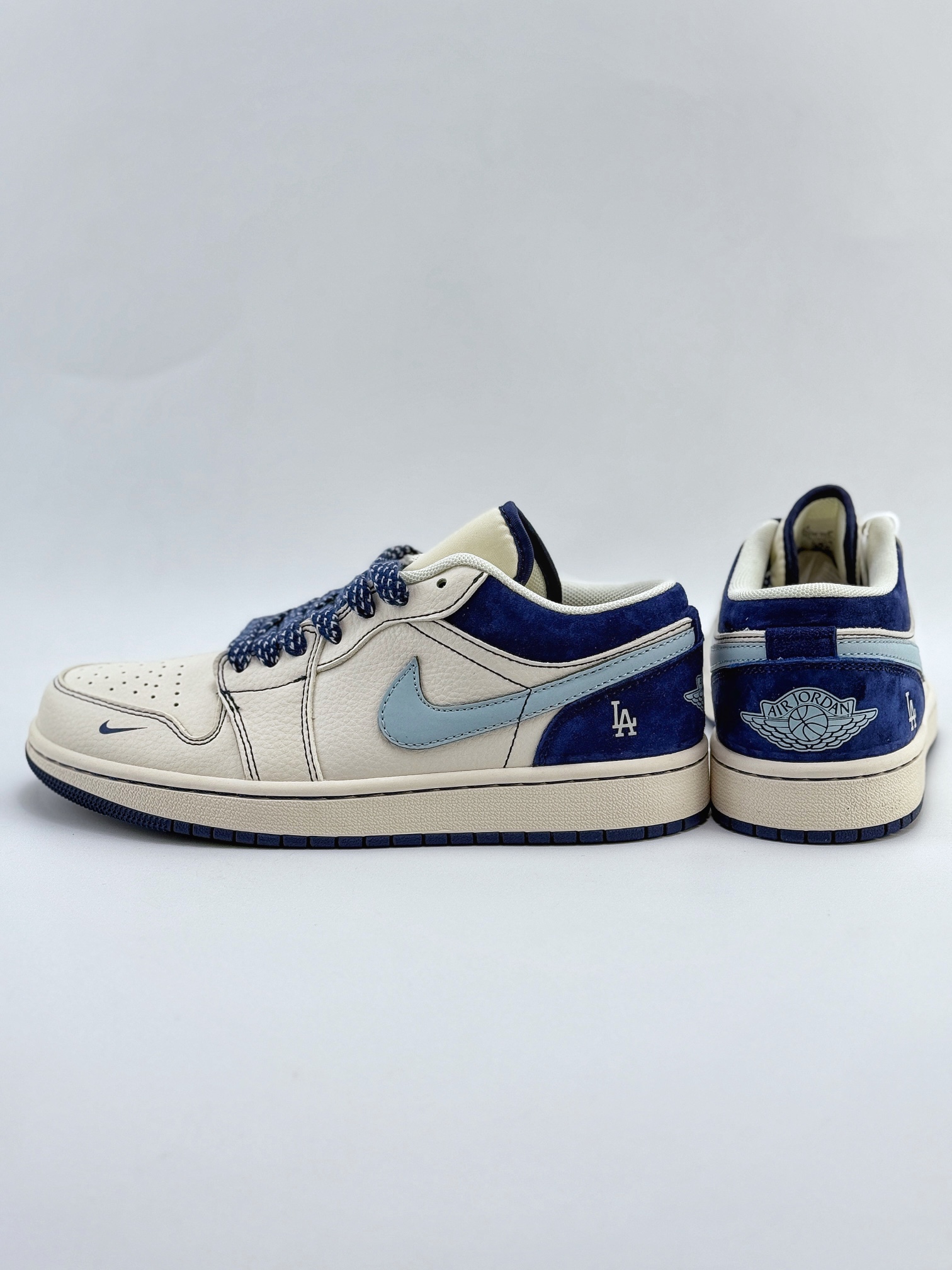 Air Jordan 1 Retro Low x MLB 米蓝小钩满天星 XX2403-005