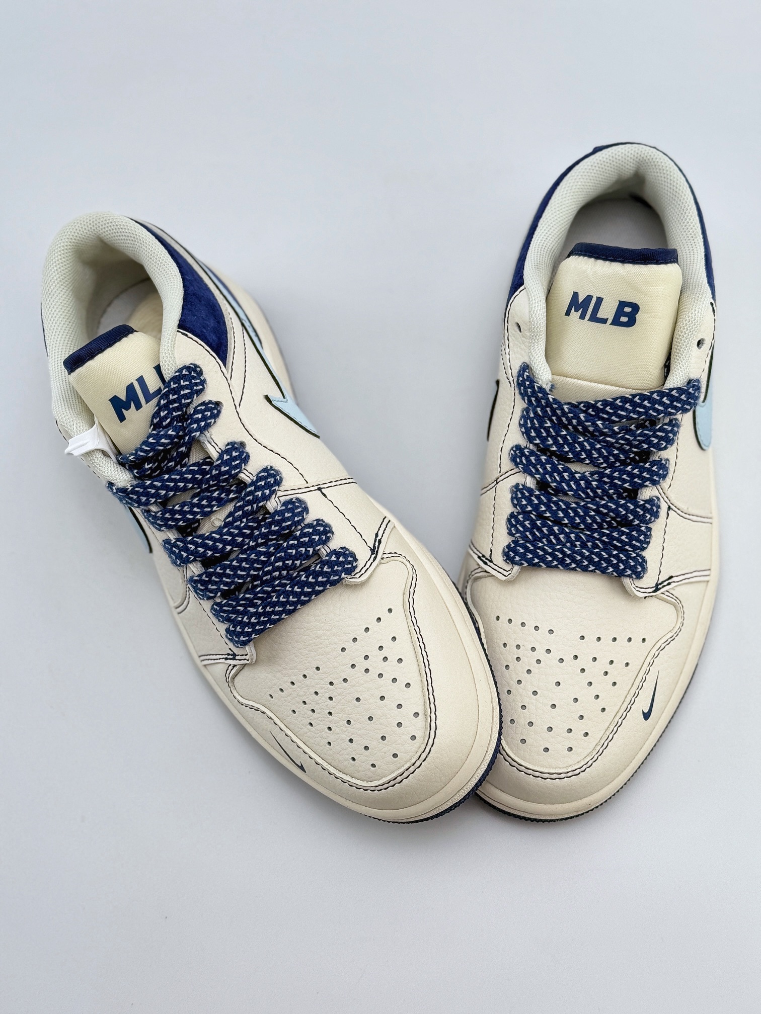 Air Jordan 1 Retro Low x MLB 米蓝小钩满天星 XX2403-005