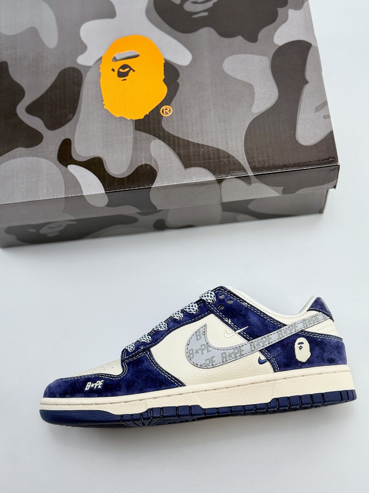 Nike SB Dunk Low x BAPE 白蓝双小钩满天星 XY1688-008