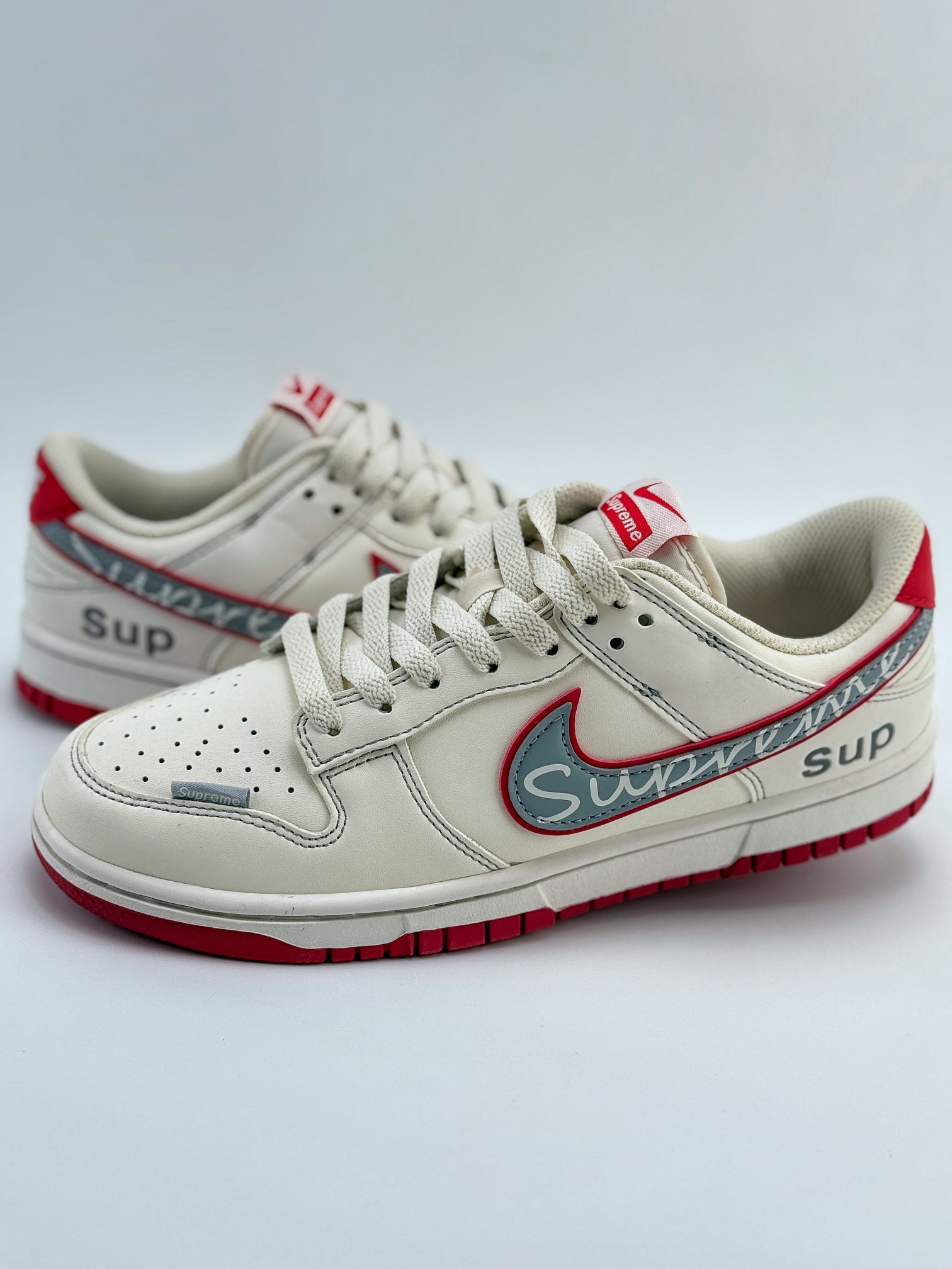 Nike SB Dunk Low x Supreme 白红 DJ2024-030