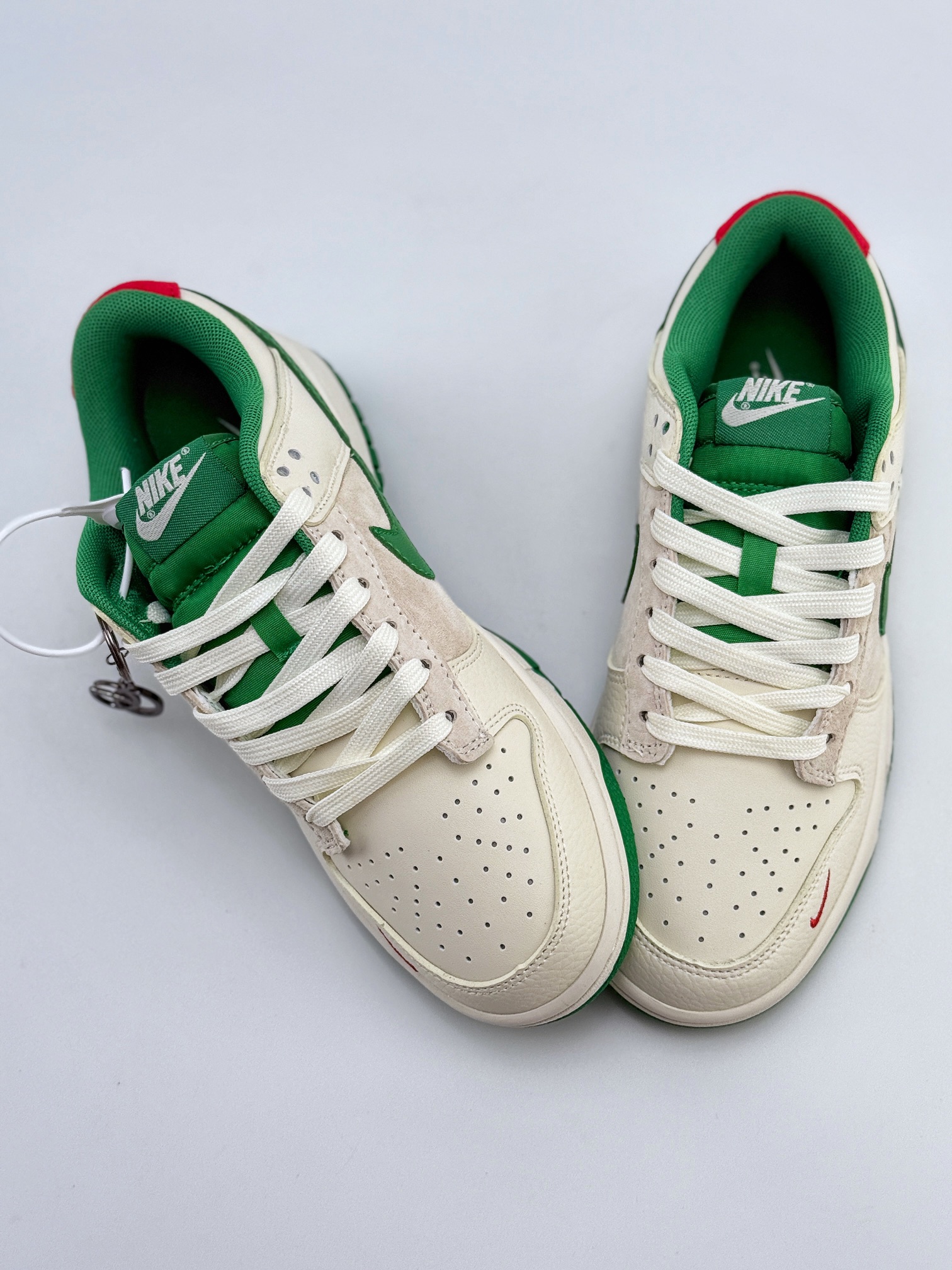 Nike SB Dunk Low x GUCCI 白绿红小钩 KK1688-053