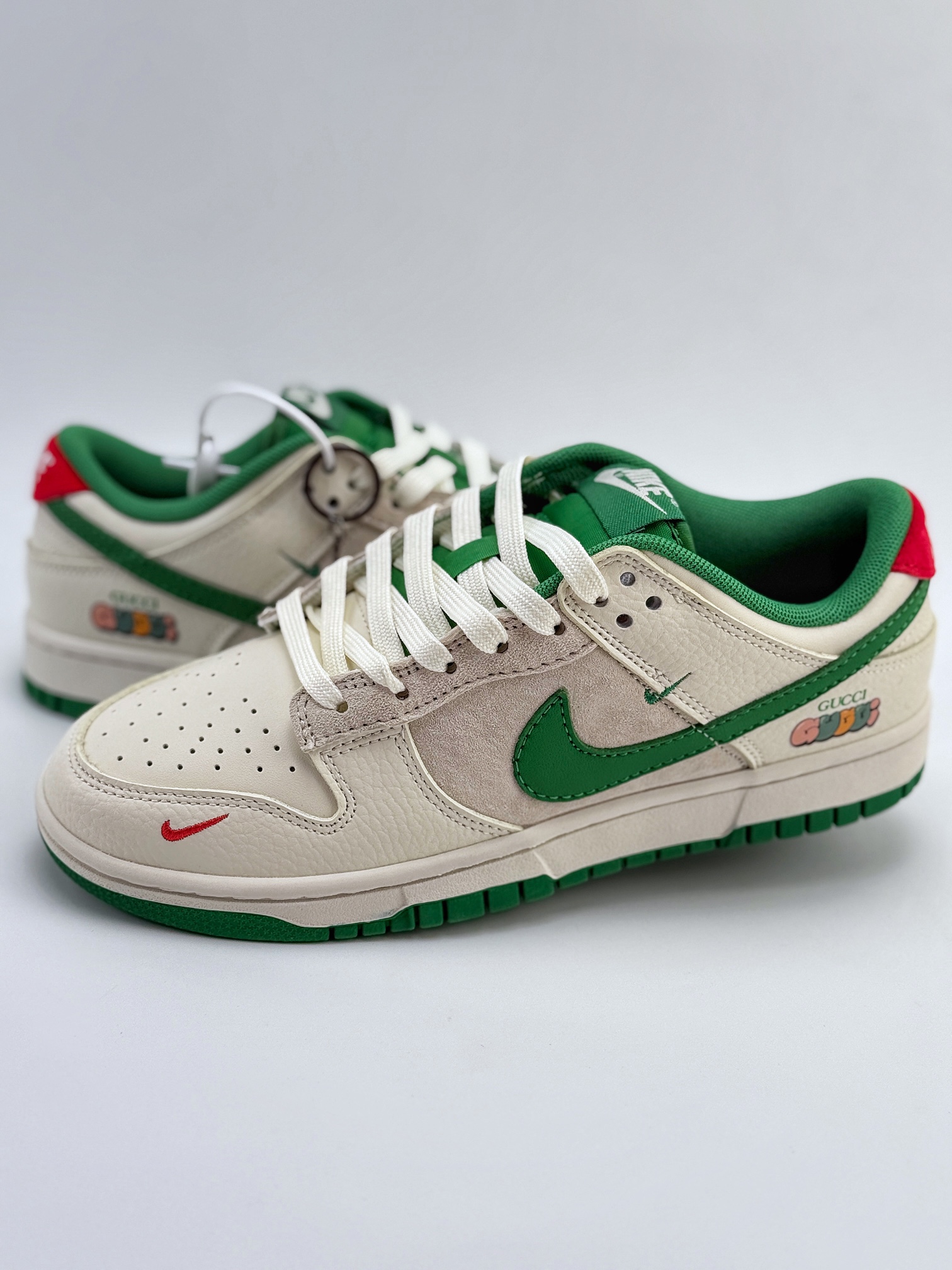 Nike SB Dunk Low x GUCCI 白绿红小钩 KK1688-053