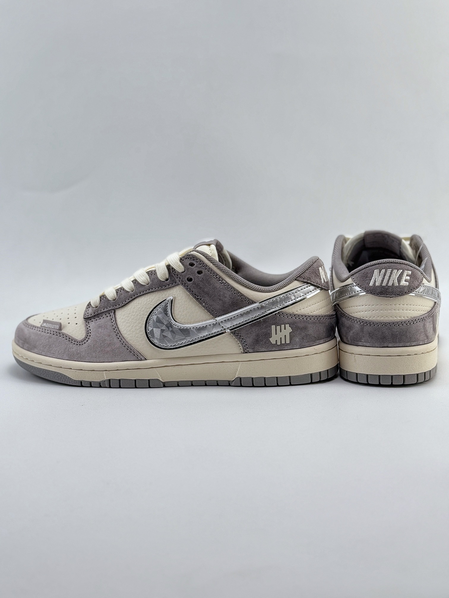 Nike SB Dunk Low x UNDEFEATED 米灰钻石钩 DQ1098-518