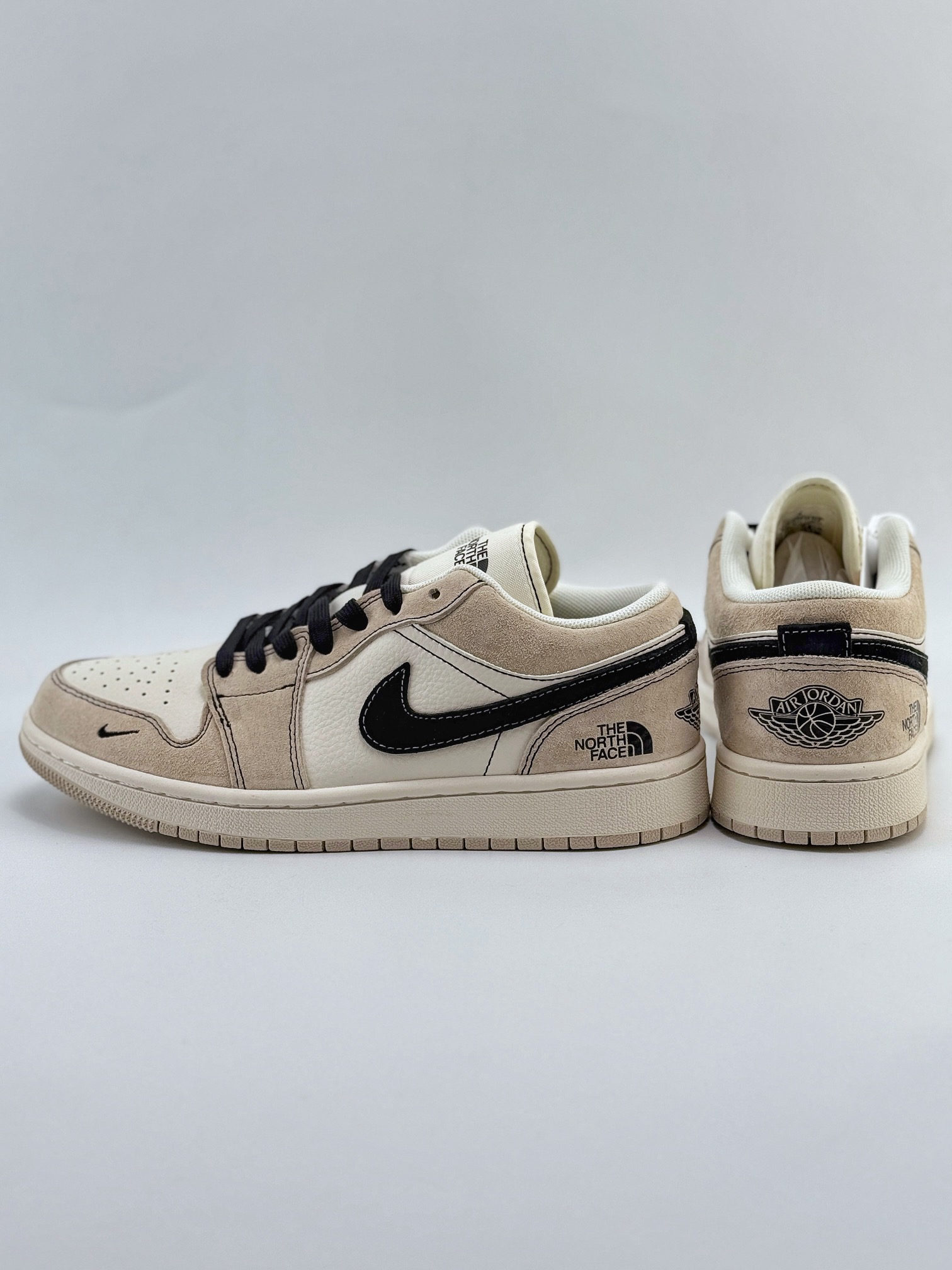 Air Jordan 1 Retro Low x The North Face 米棕黑小钩满天星 SJ9950-028