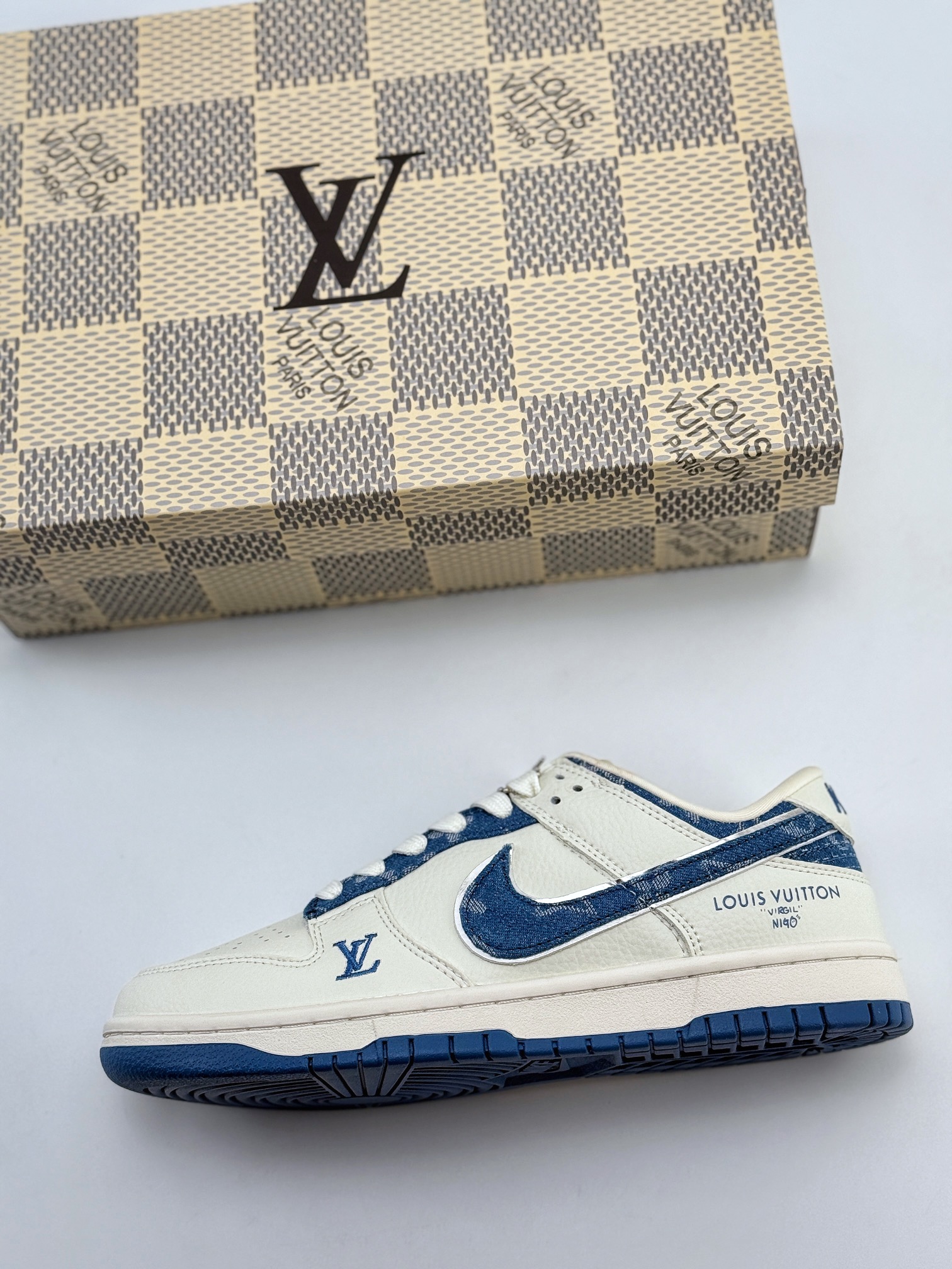 Nike SB Dunk Low x Louis Vuitton 白牛仔蓝 JH8310-955