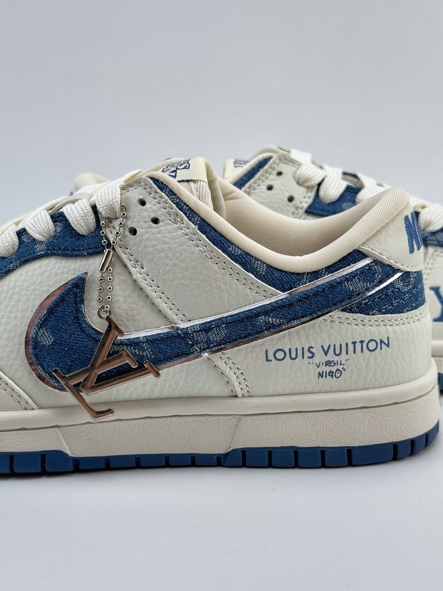 Nike SB Dunk Low x Louis Vuitton 白牛仔蓝 JH8310-955