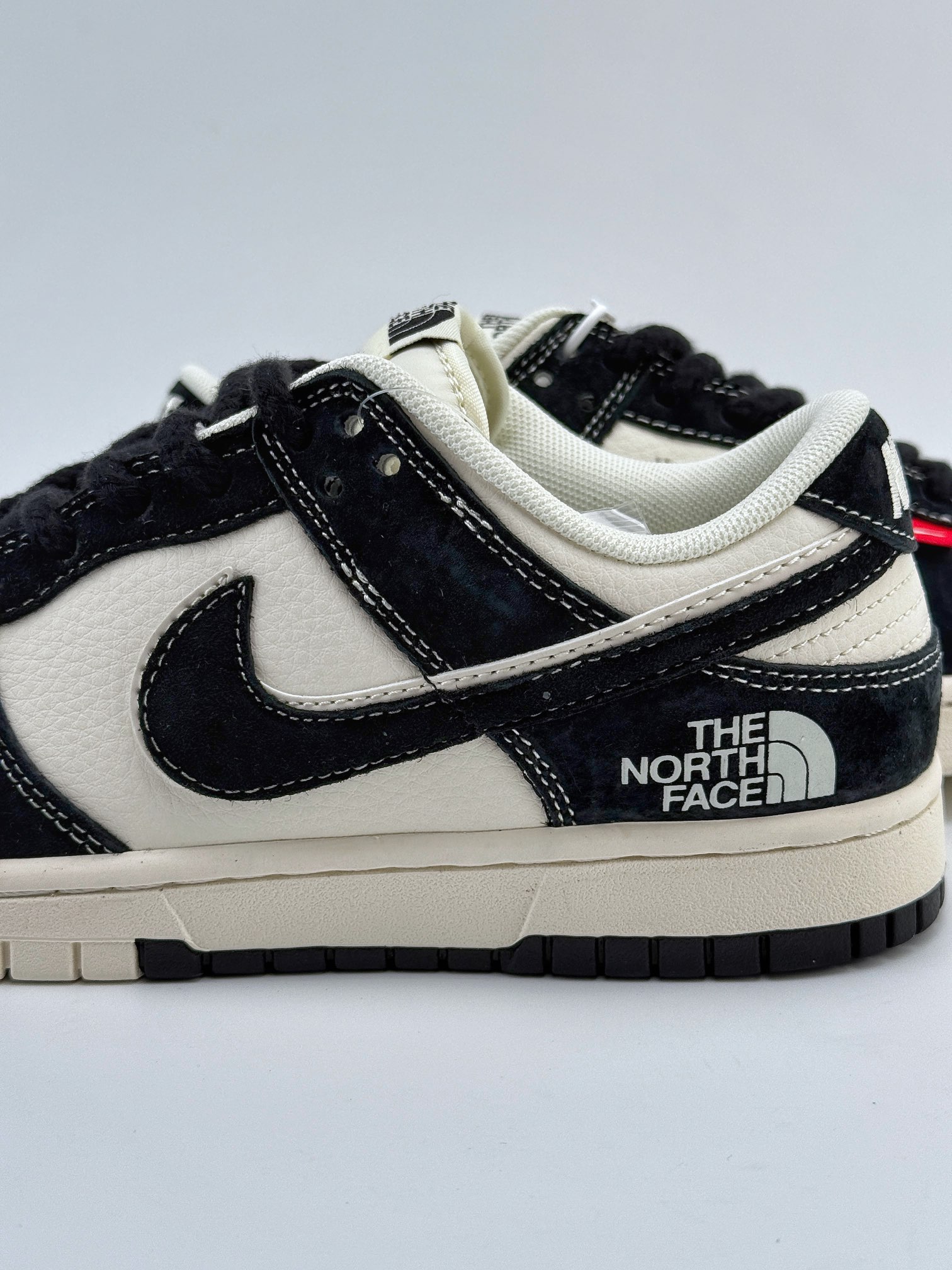 Nike SB Dunk Low x The North Face 黑白小钩麻绳 SJ1089-011