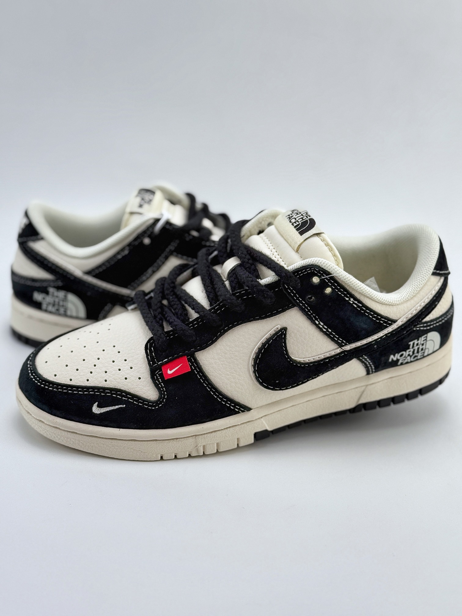 Nike SB Dunk Low x The North Face 黑白小钩麻绳 SJ1089-011