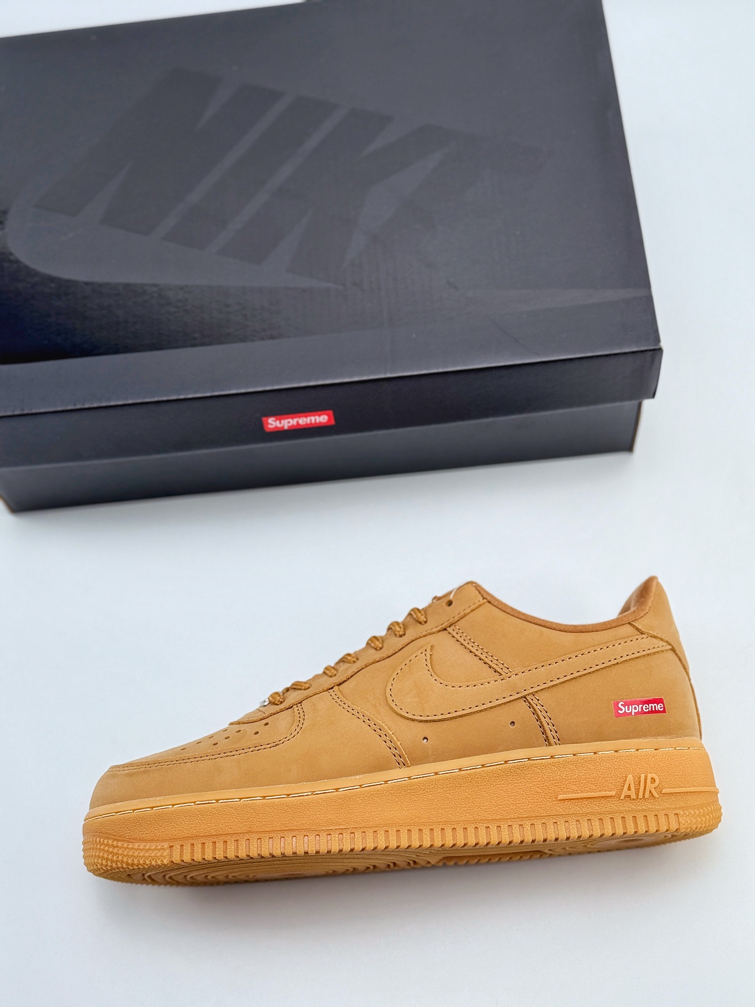 Nike Air Force 1 Low 07 x Supreme 小麦色 DN1555-200