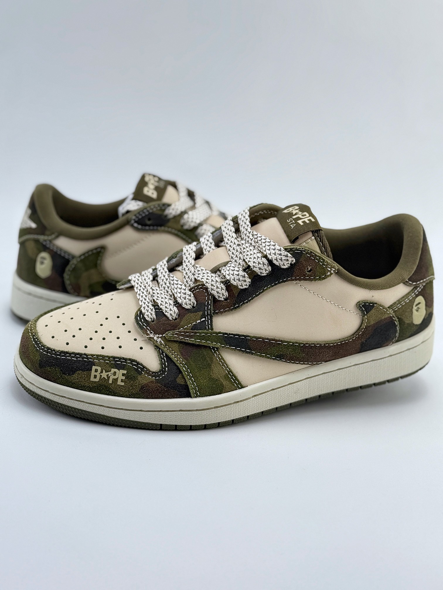 Travis Scott x Nike Air Jordan 1 Low x BAPE 迷彩军绿 Air Jordan 1 Low 反转迷彩军绿倒钩 CH6336-014