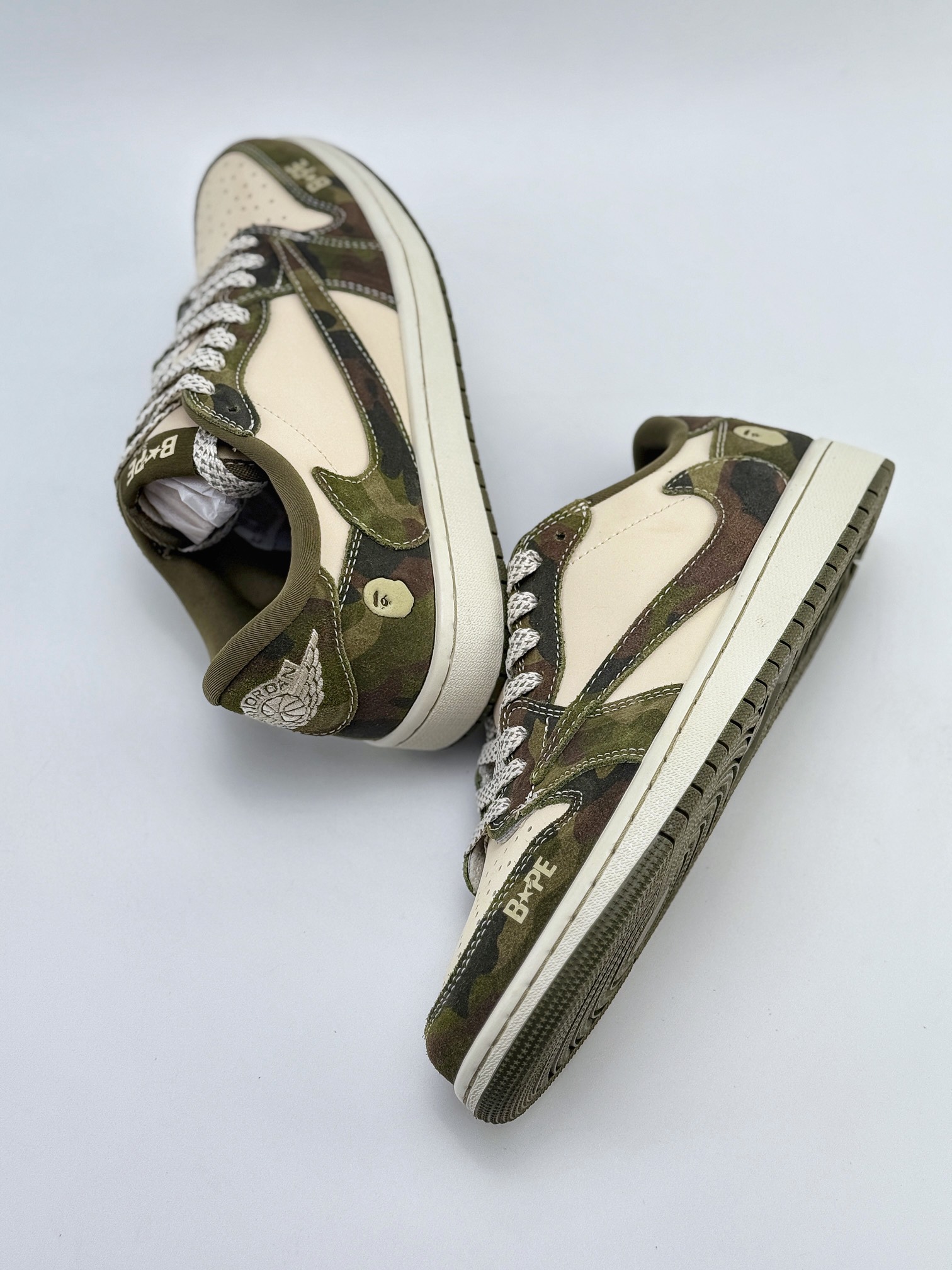 Travis Scott x Nike Air Jordan 1 Low x BAPE 迷彩军绿 Air Jordan 1 Low 反转迷彩军绿倒钩 CH6336-014