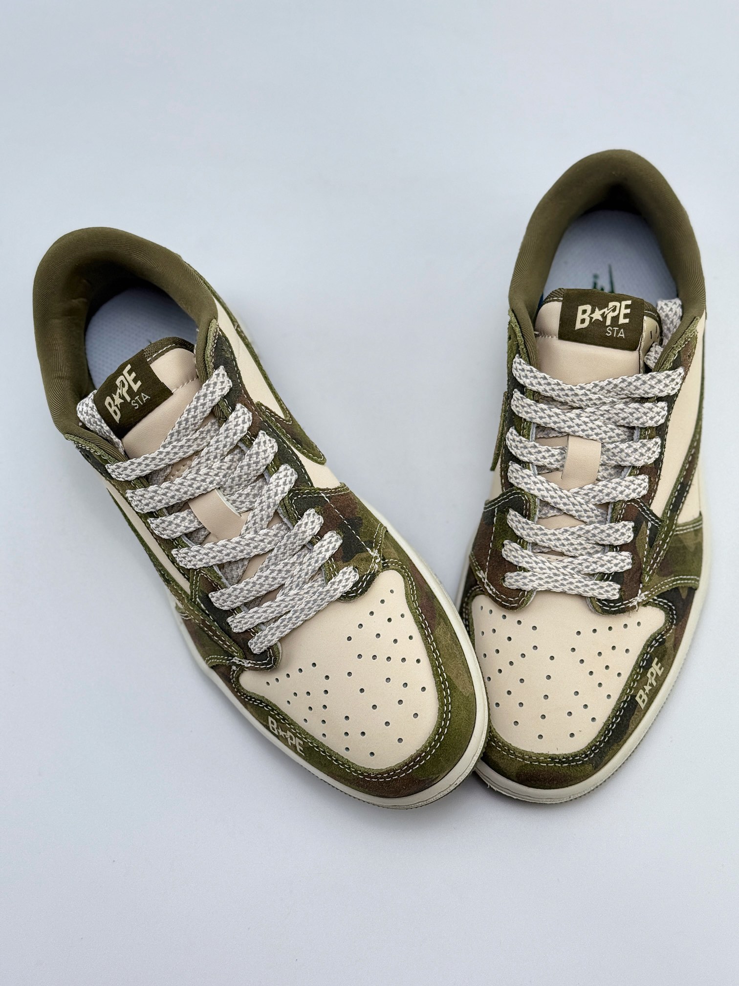 Travis Scott x Nike Air Jordan 1 Low x BAPE 迷彩军绿 Air Jordan 1 Low 反转迷彩军绿倒钩 CH6336-014