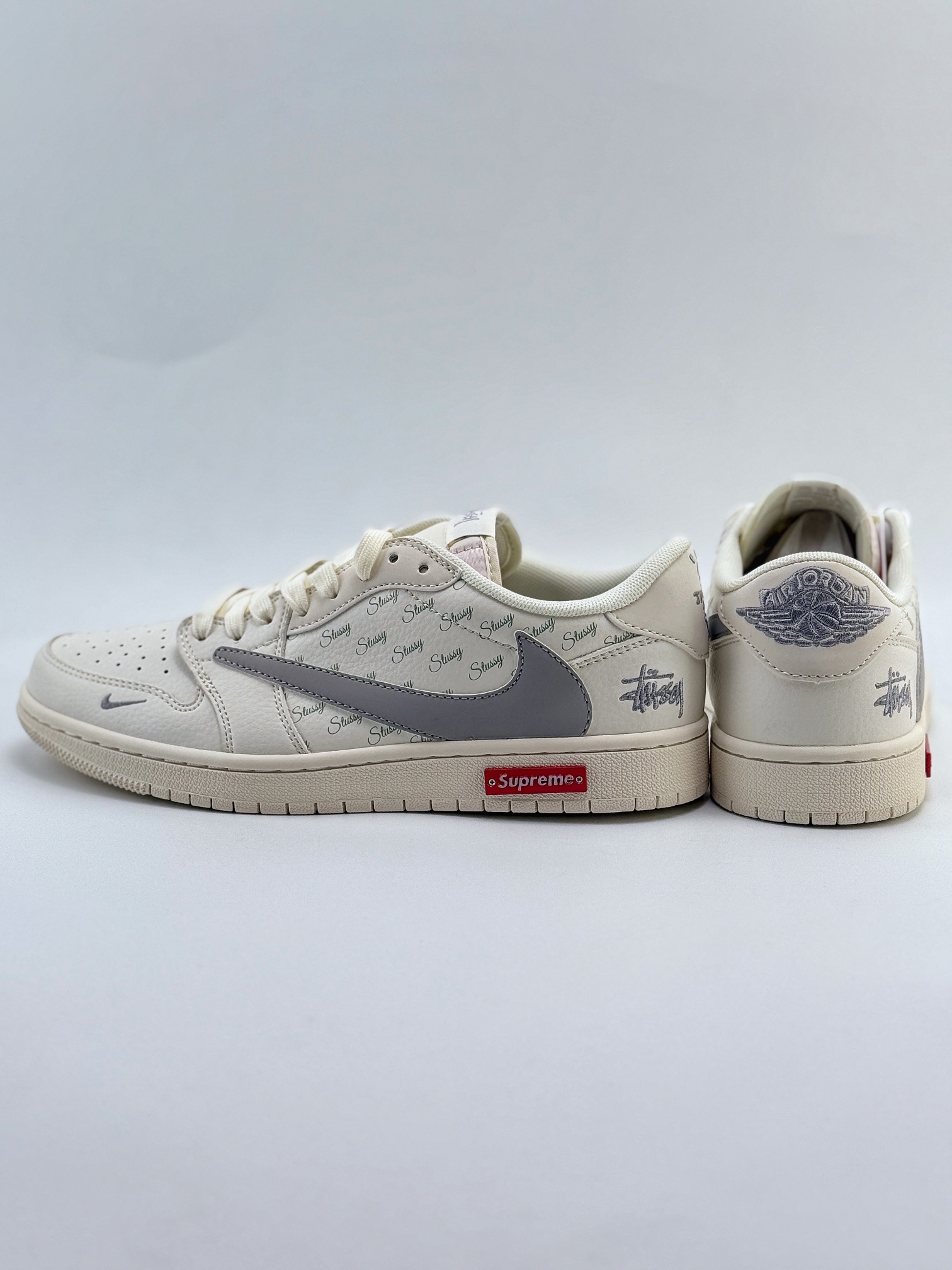 Travis Scott x Nike Air Jordan 1 Low x Supreme 白银 Air Jordan 1 Low 反转白银小钩倒钩 SJ2068-115