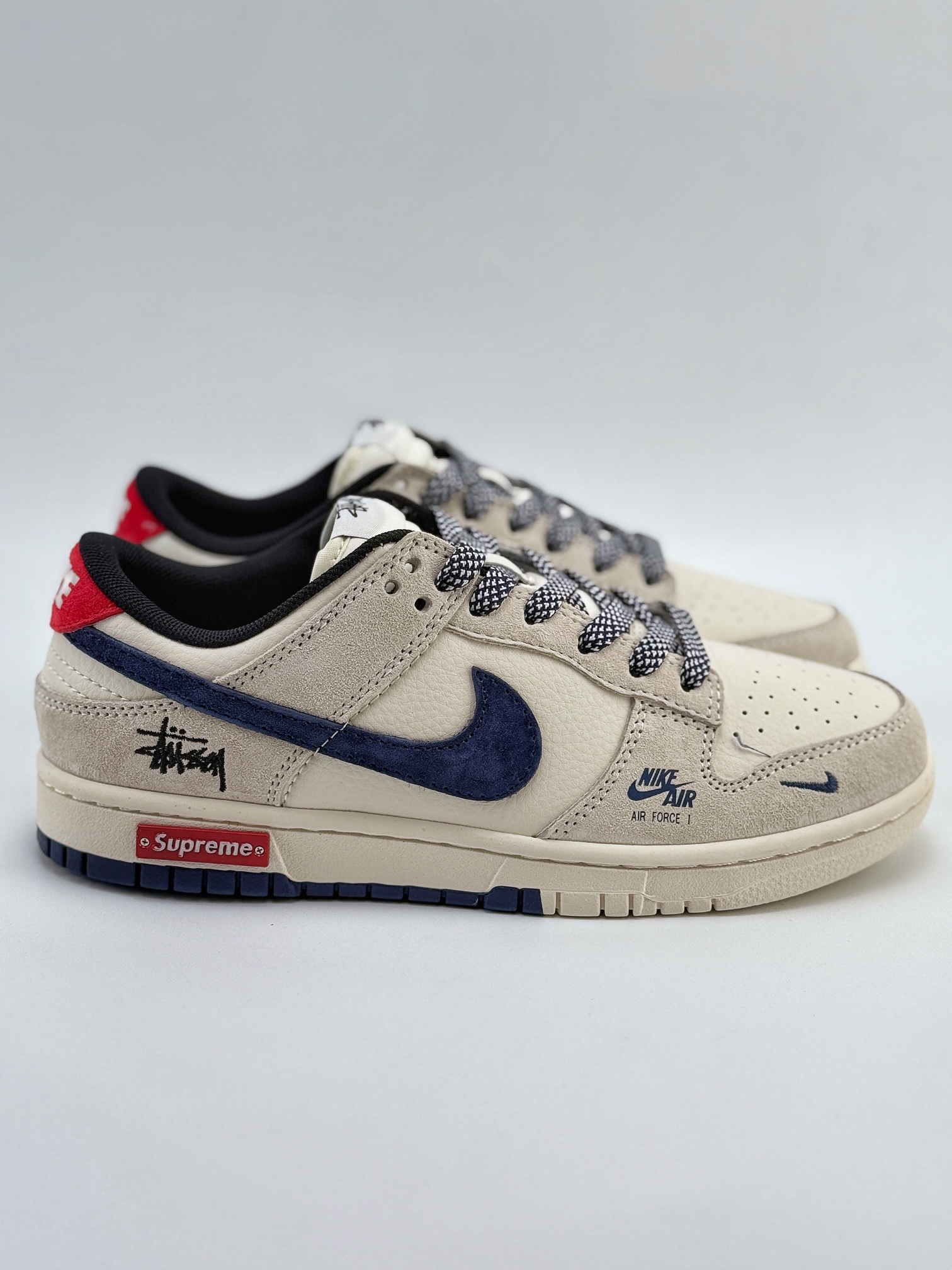 Nike SB Dunk Low x Stussy 米红蓝小标满天星 SJ2068-301