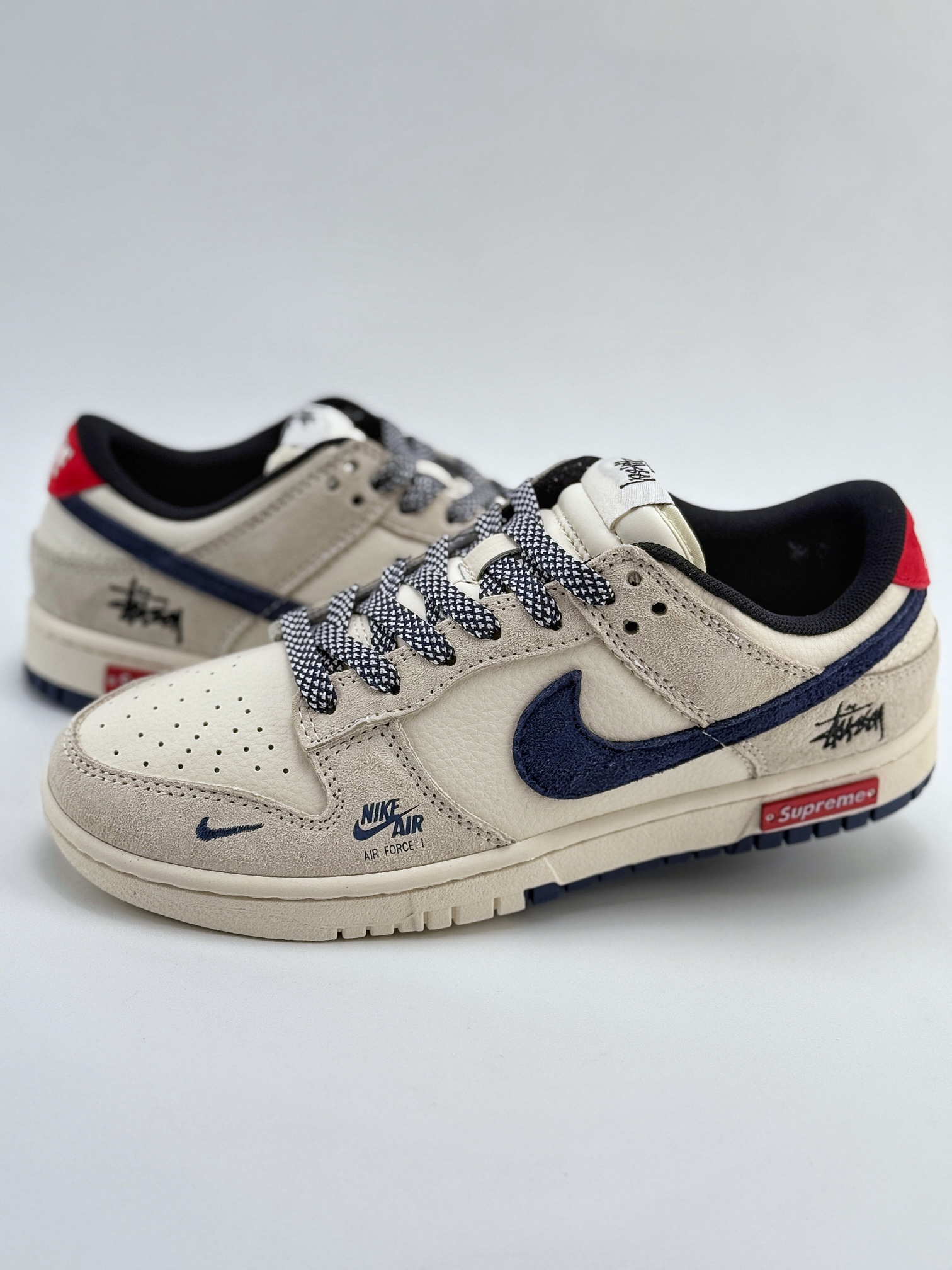 Nike SB Dunk Low x Stussy 米红蓝小标满天星 SJ2068-301