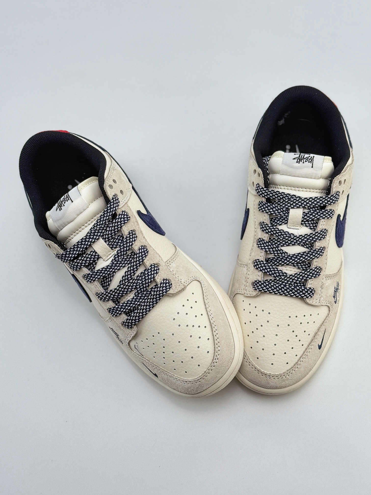 Nike SB Dunk Low x Stussy 米红蓝小标满天星 SJ2068-301