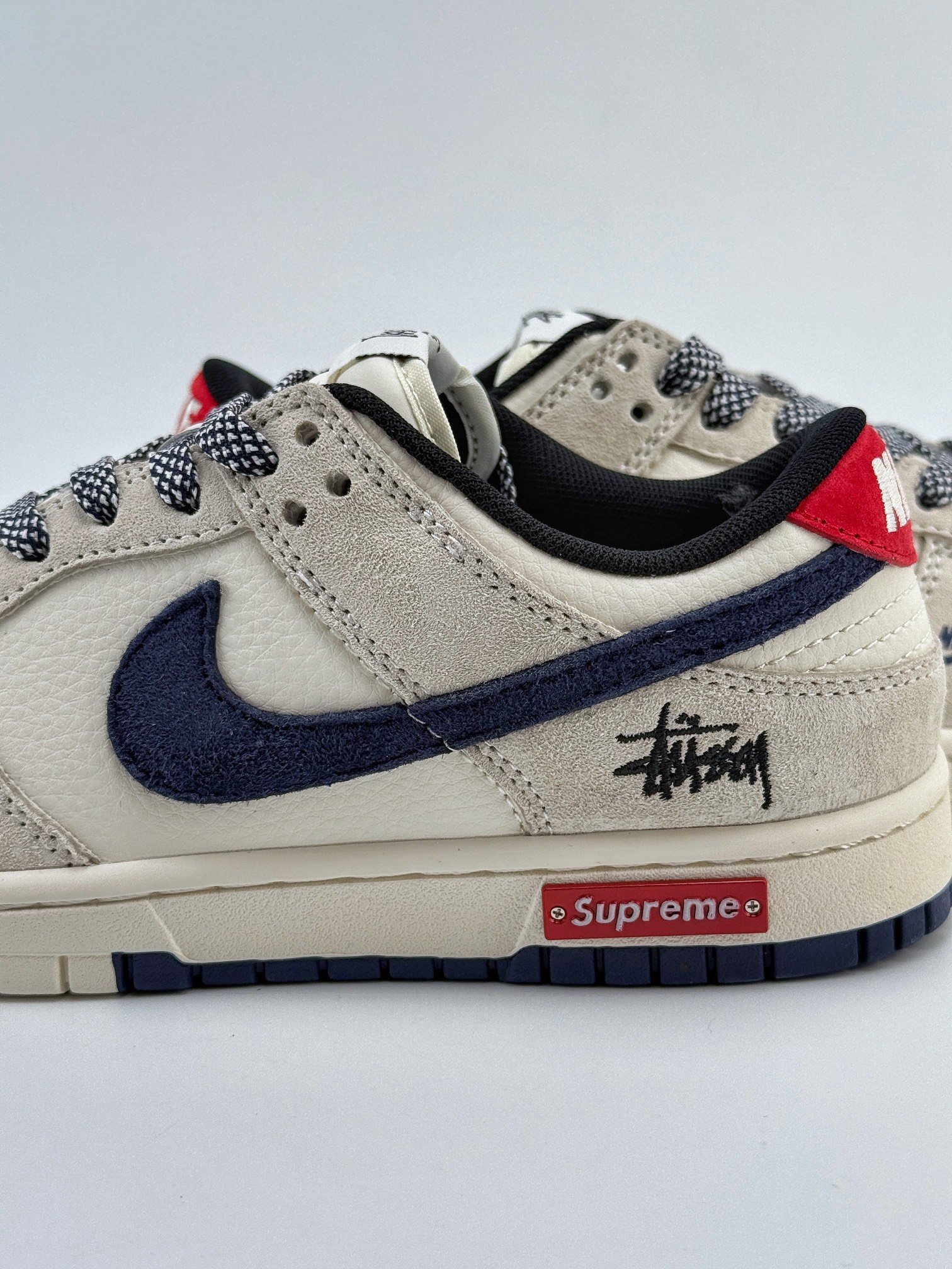 Nike SB Dunk Low x Stussy 米红蓝小标满天星 SJ2068-301