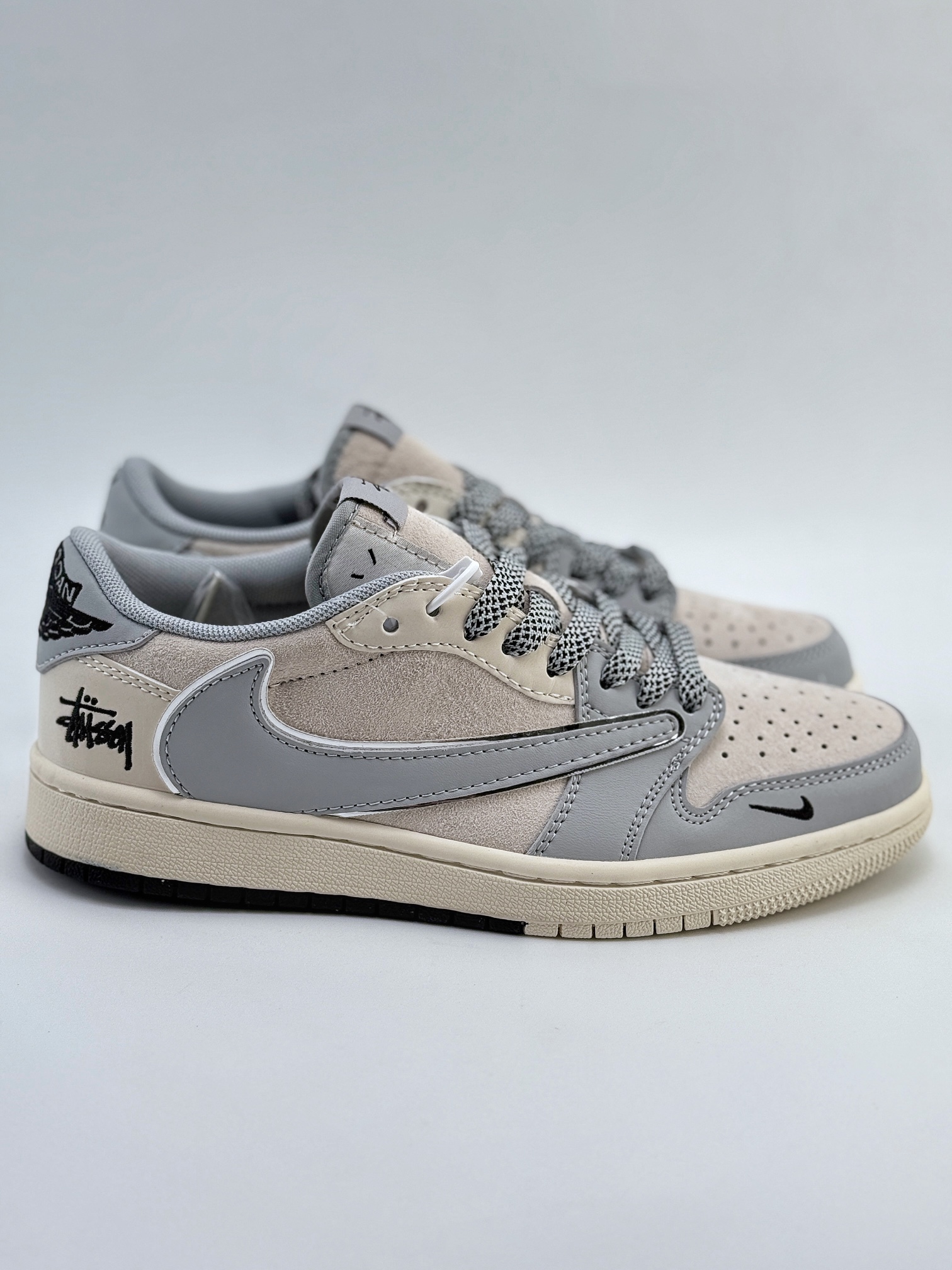 Travis Scott x Nike Air Jordan 1 Low x Stussy 米银黑小钩满天星 SJ2068-122