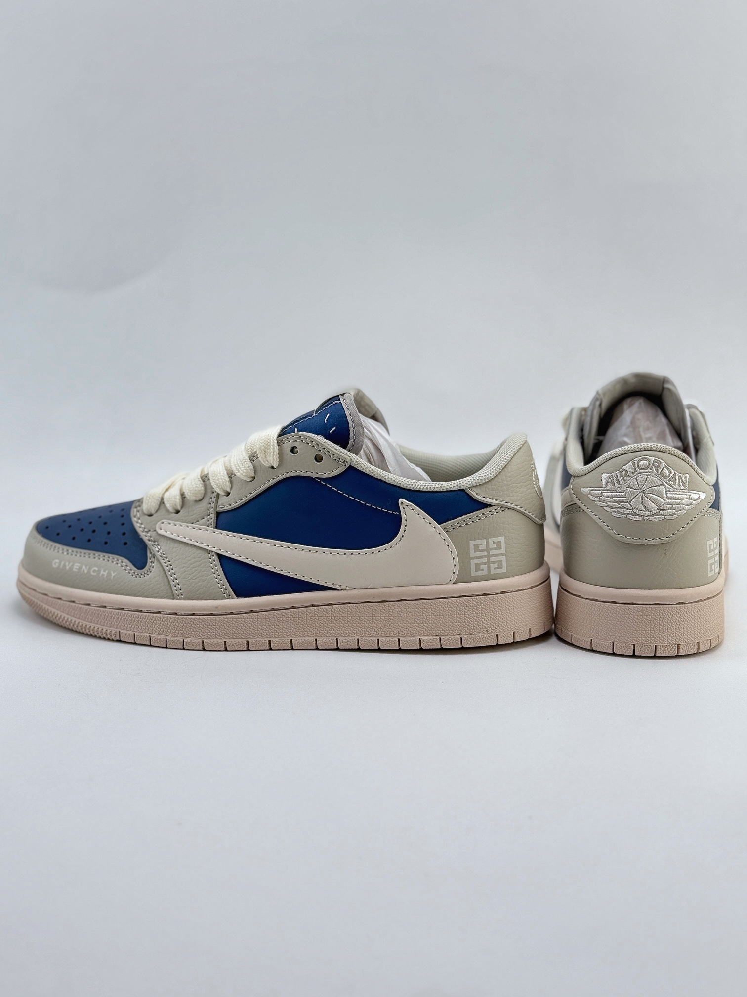 Travis Scott x Nike Air Jordan 1 Low x GIVENCHY 米蓝 Air Jordan 1 Low 反转米蓝倒钩  QY0568-957