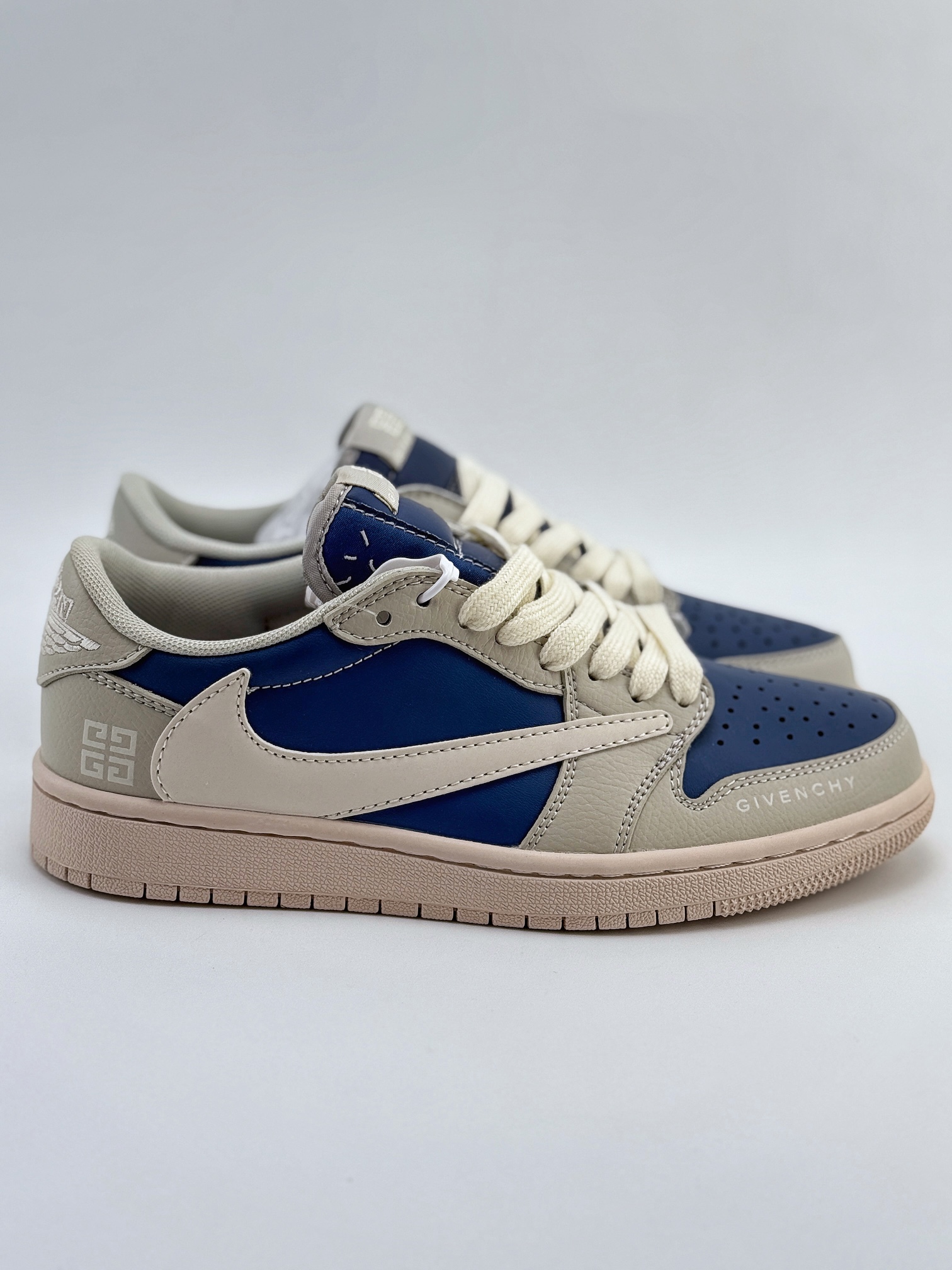 Travis Scott x Nike Air Jordan 1 Low x GIVENCHY 米蓝 Air Jordan 1 Low 反转米蓝倒钩  QY0568-957