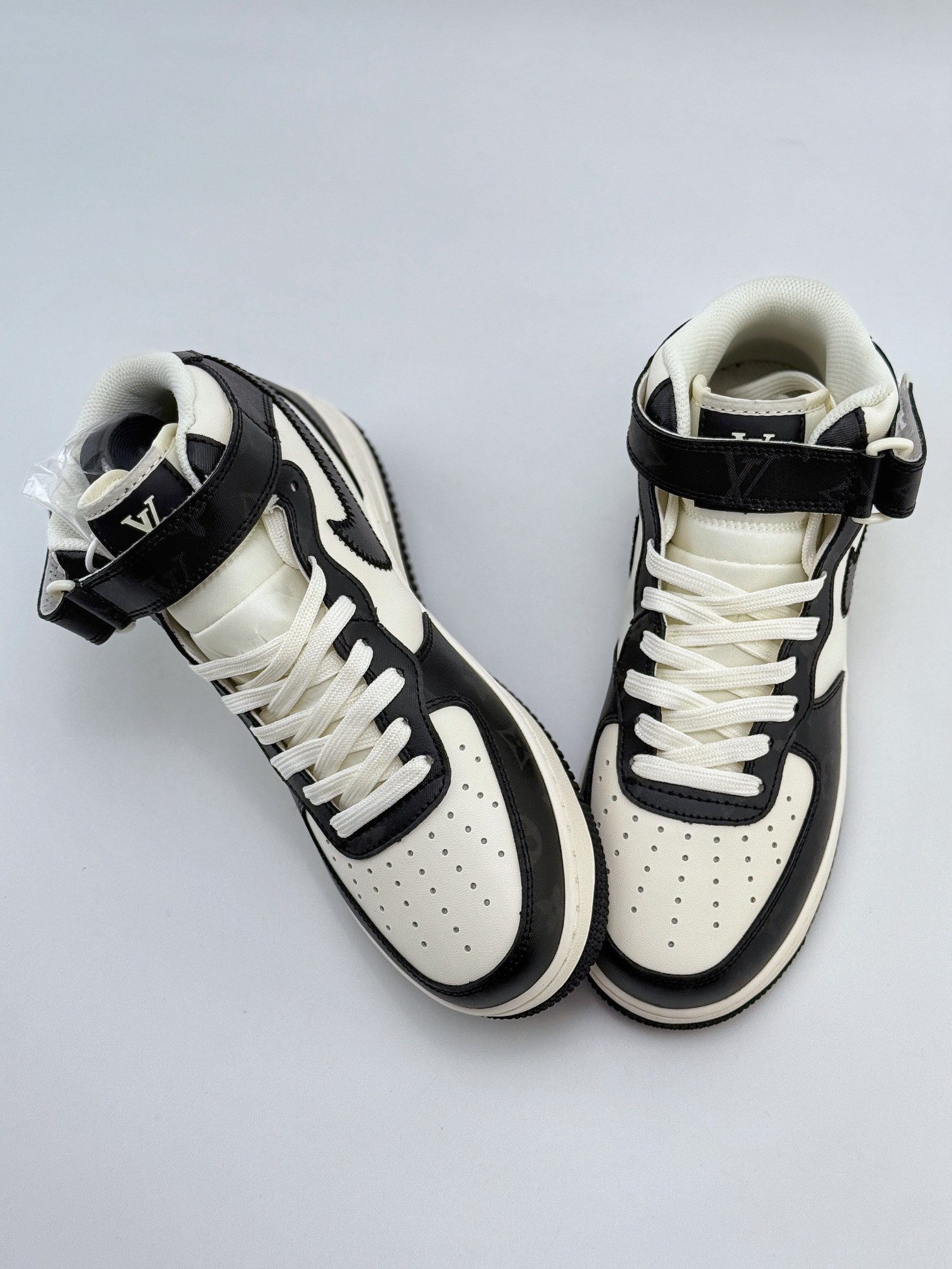 Nike Air Force 1 Mid 07 x Louis Vuitton 黑白暗纹  LL0222-005