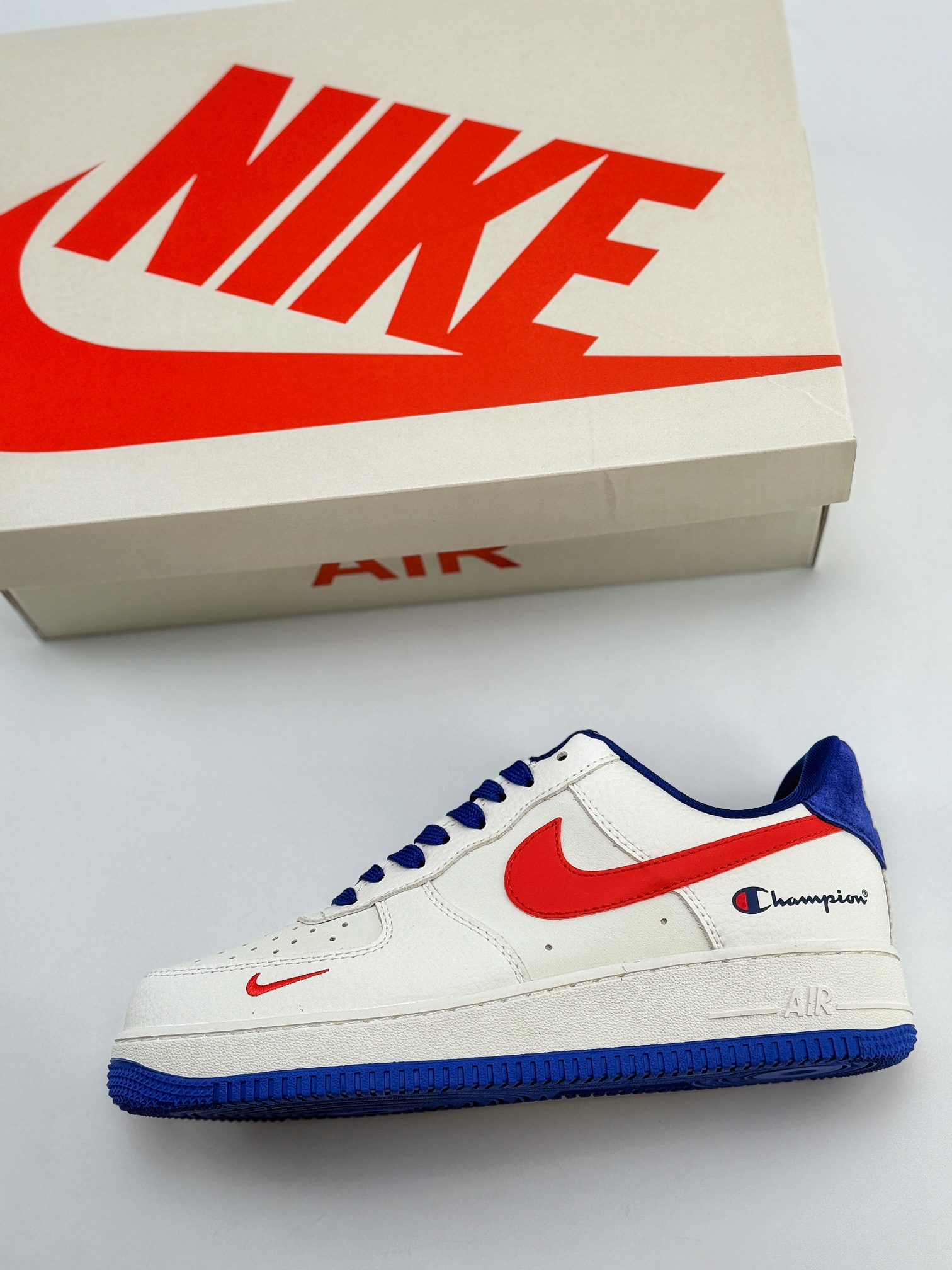 Nike Air Force 1 Low 07 x Champion 白蓝红小钩 KK1988-002