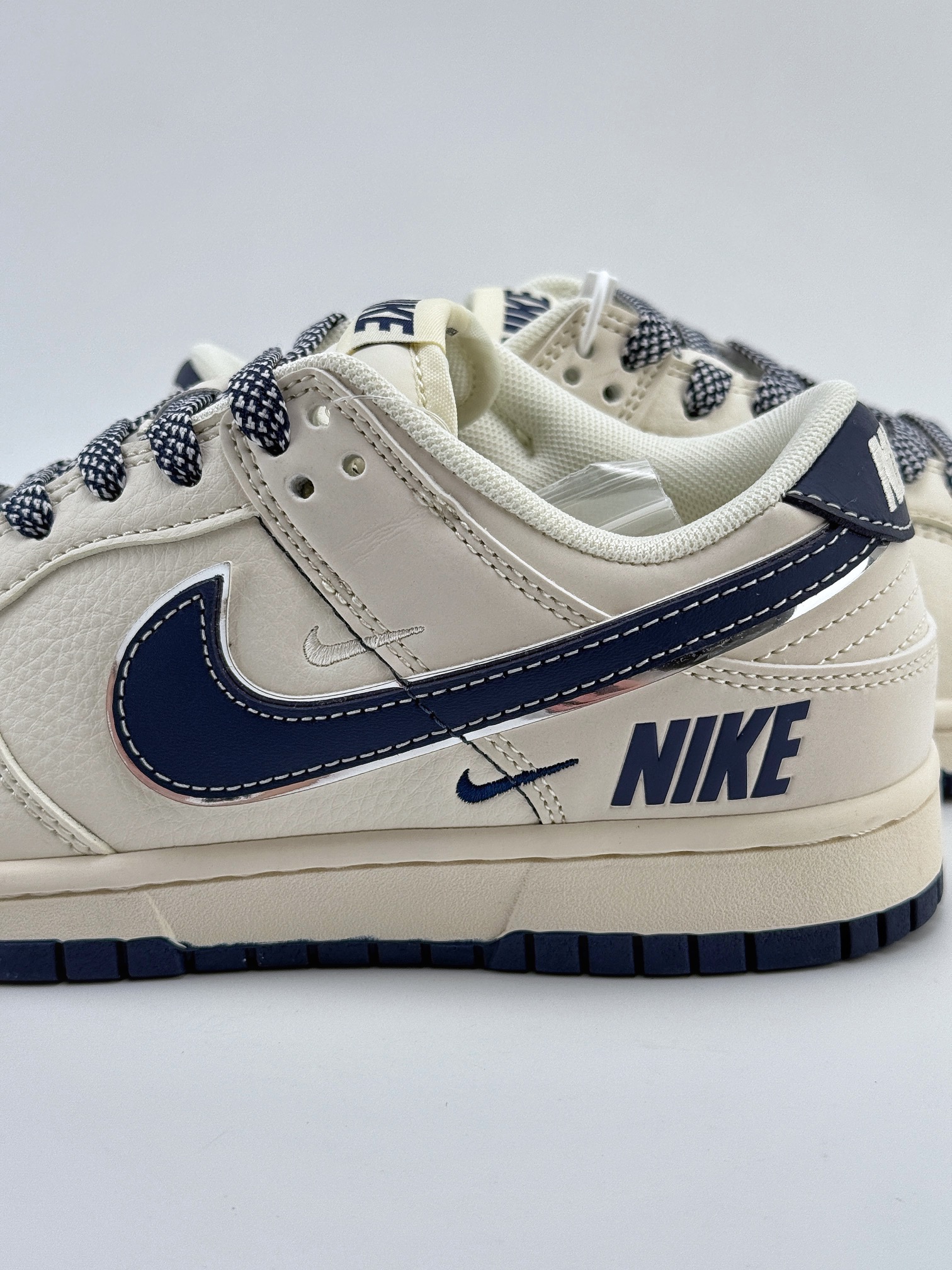 Nike SB Dunk Low 耐克米蓝三小钩满天星  SJ1089-004