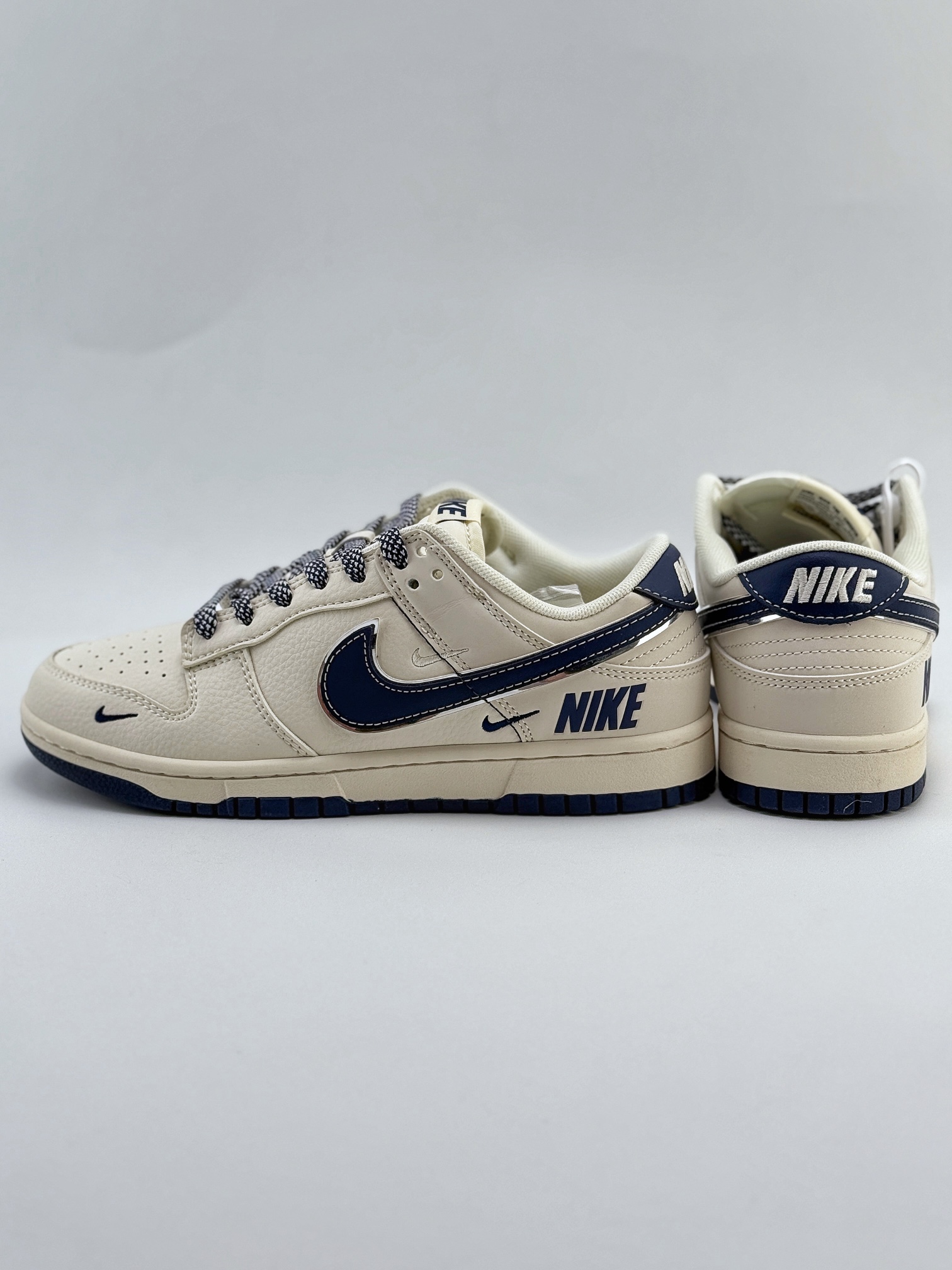 Nike SB Dunk Low 耐克米蓝三小钩满天星  SJ1089-004