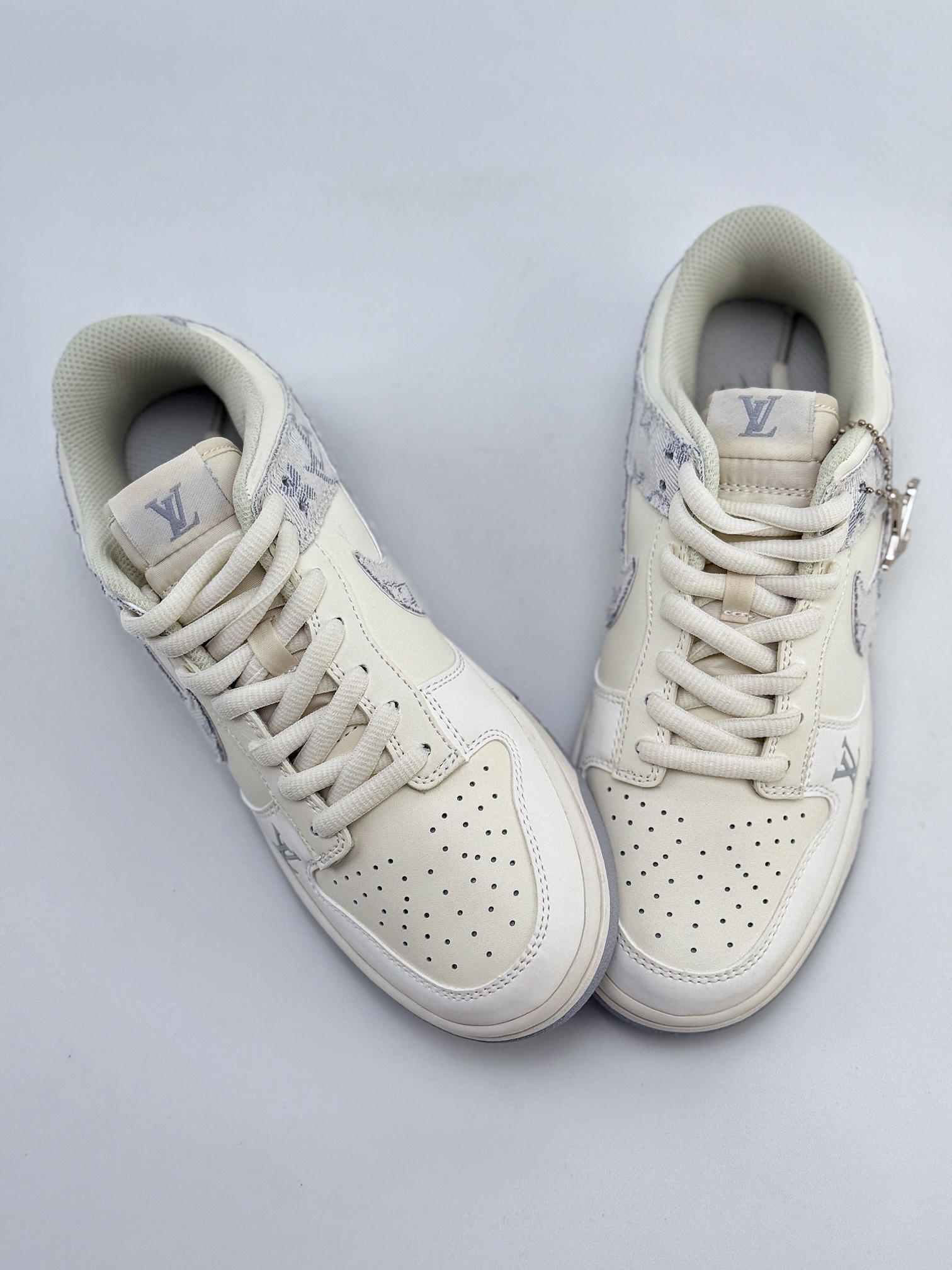 Nike SB Dunk Low x Louis Vuitton 白浅灰 DJ2024-010