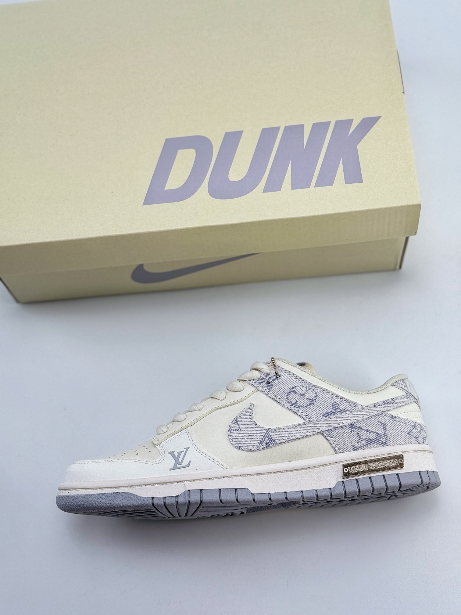 Nike SB Dunk Low x Louis Vuitton 白浅灰 DJ2024-010