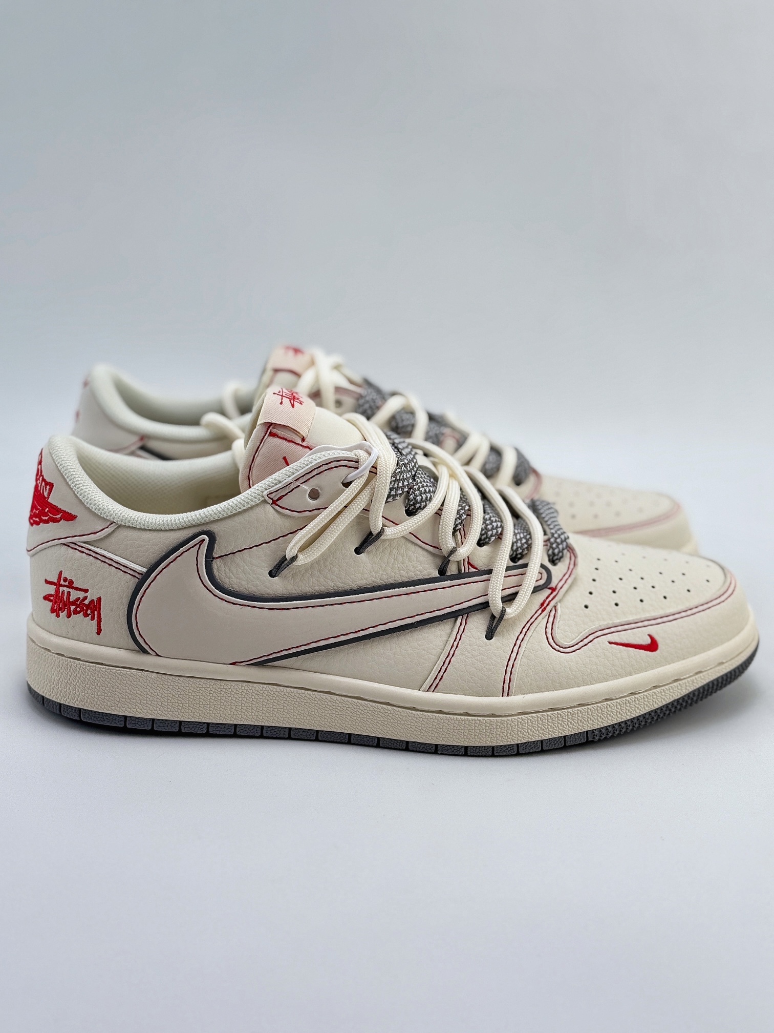 Travis Scott x Nike Air Jordan 1 Low x Stussy 米红缝线 Air Jordan 1 Low 反转米红缝线满天星绑带倒钩 SJ0086-136