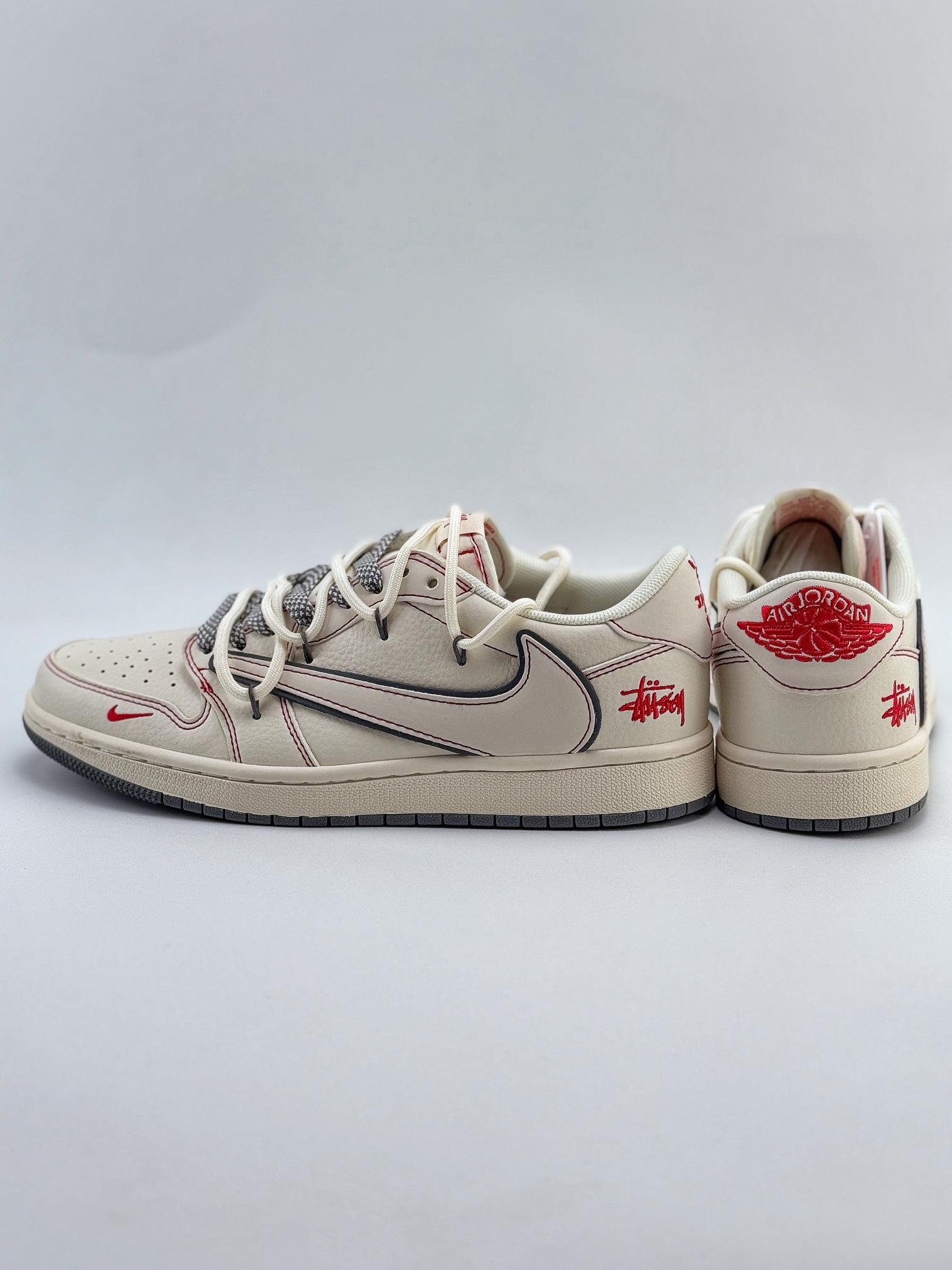 Travis Scott x Nike Air Jordan 1 Low x Stussy 米红缝线 Air Jordan 1 Low 反转米红缝线满天星绑带倒钩 SJ0086-136