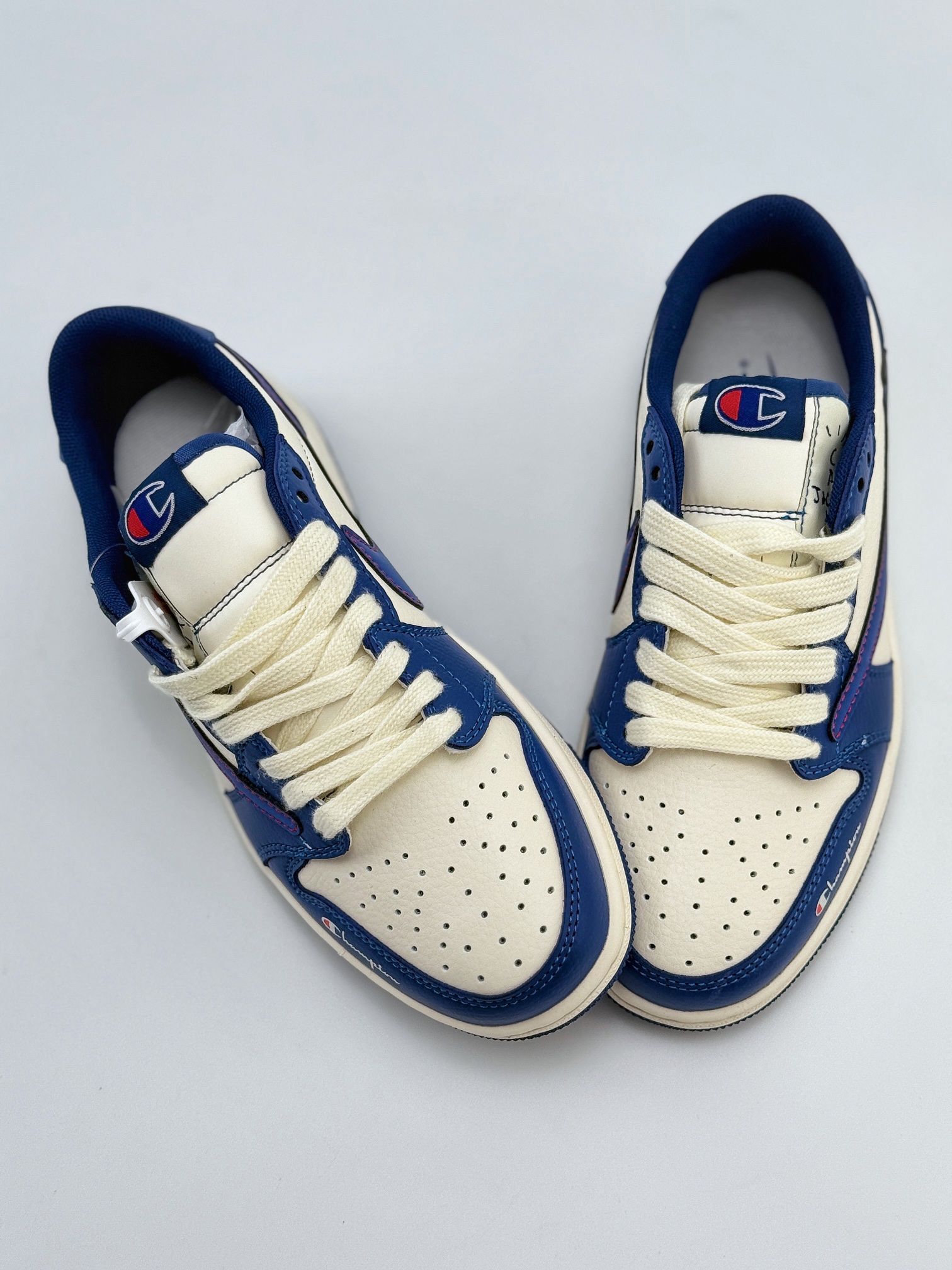 Travis Scott x Nike Air Jordan 1 Low x Champion 米蓝 Air Jordan 1 Low 反转米蓝倒钩  QY1188-118