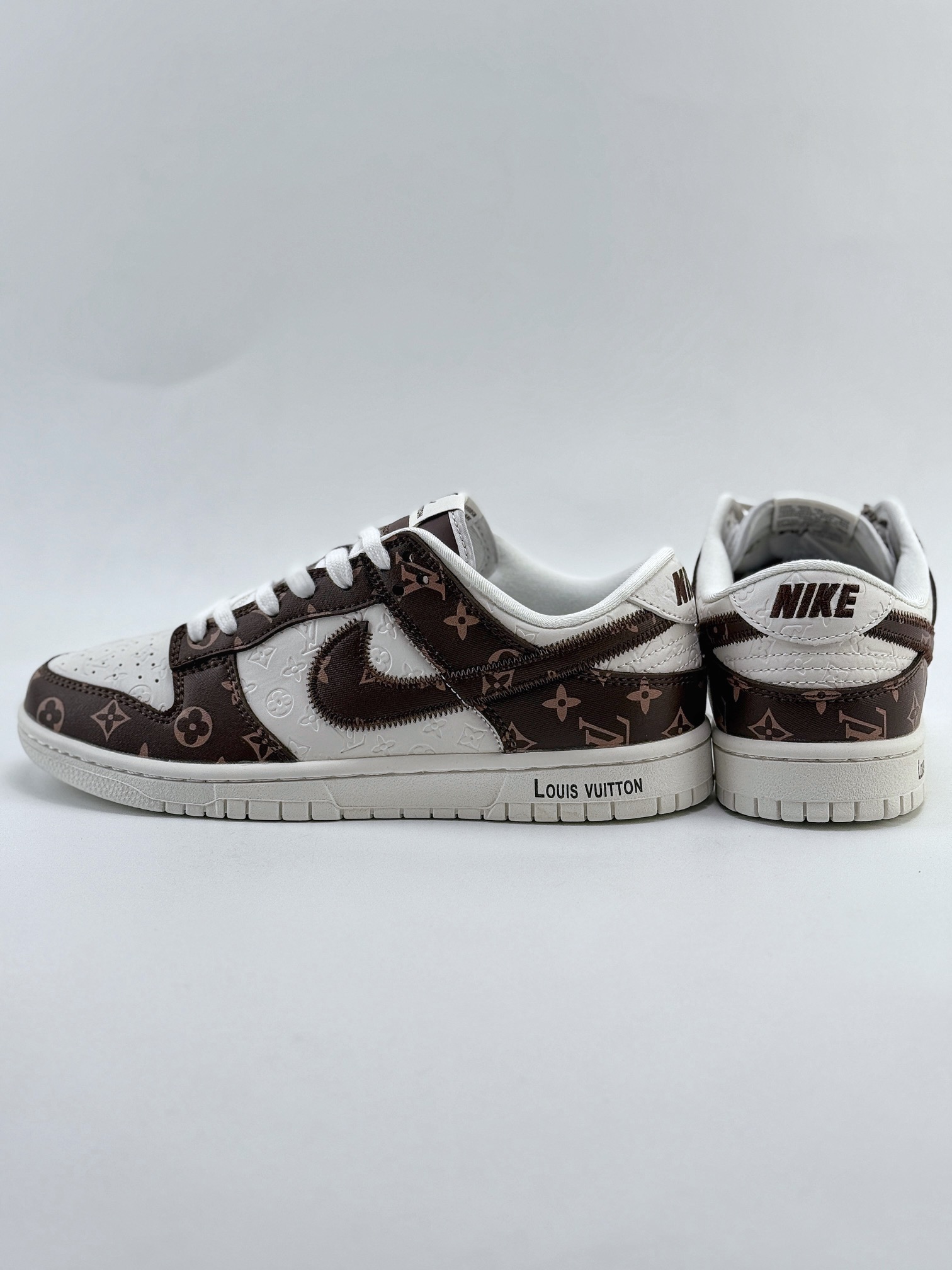 Nike SB Dunk Low x Louis Vuitton 白棕老花满印  DQ1098-360