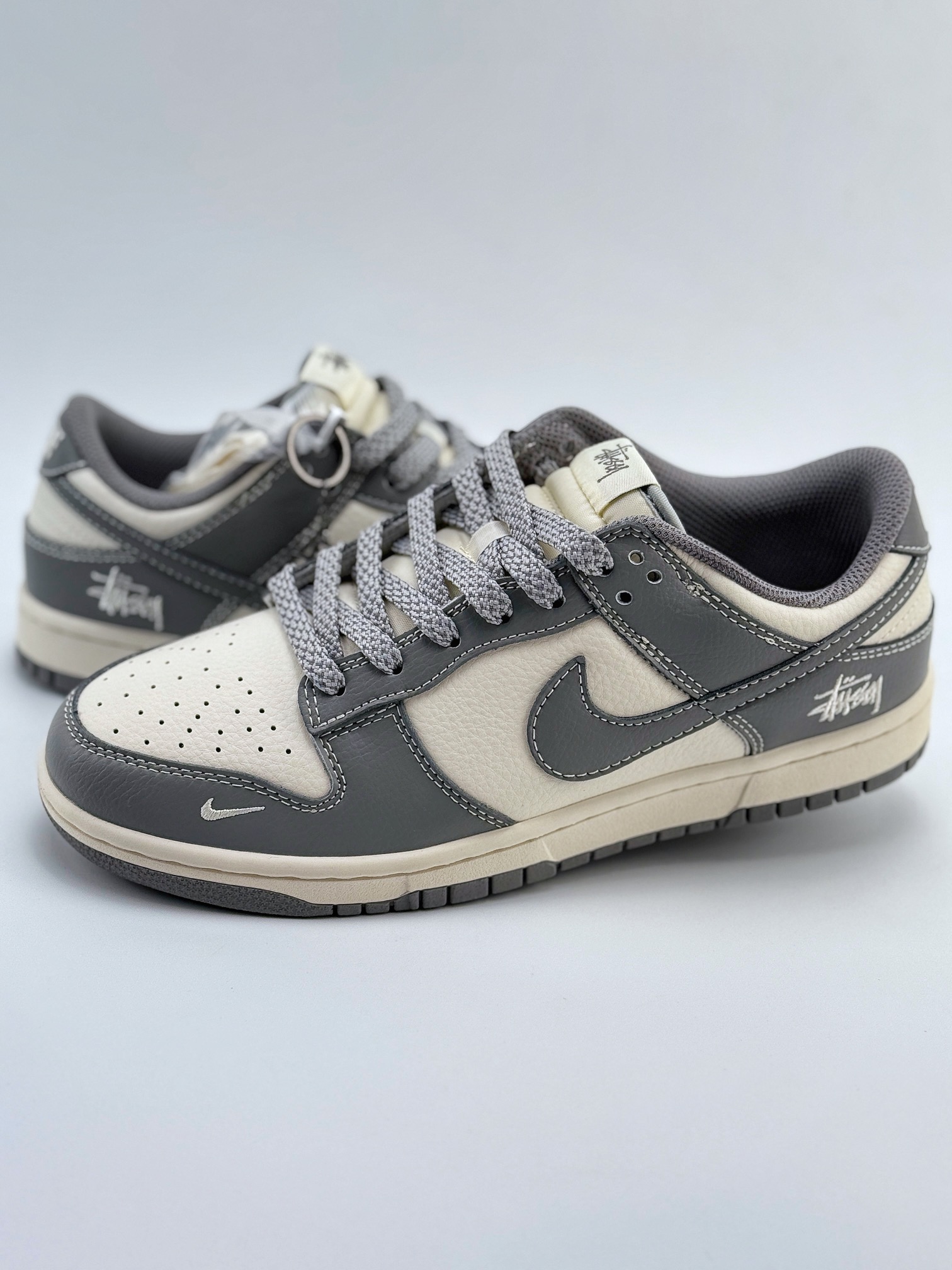 Nike SB Dunk Low x Stussy 灰白小钩满天星 BB9898-007