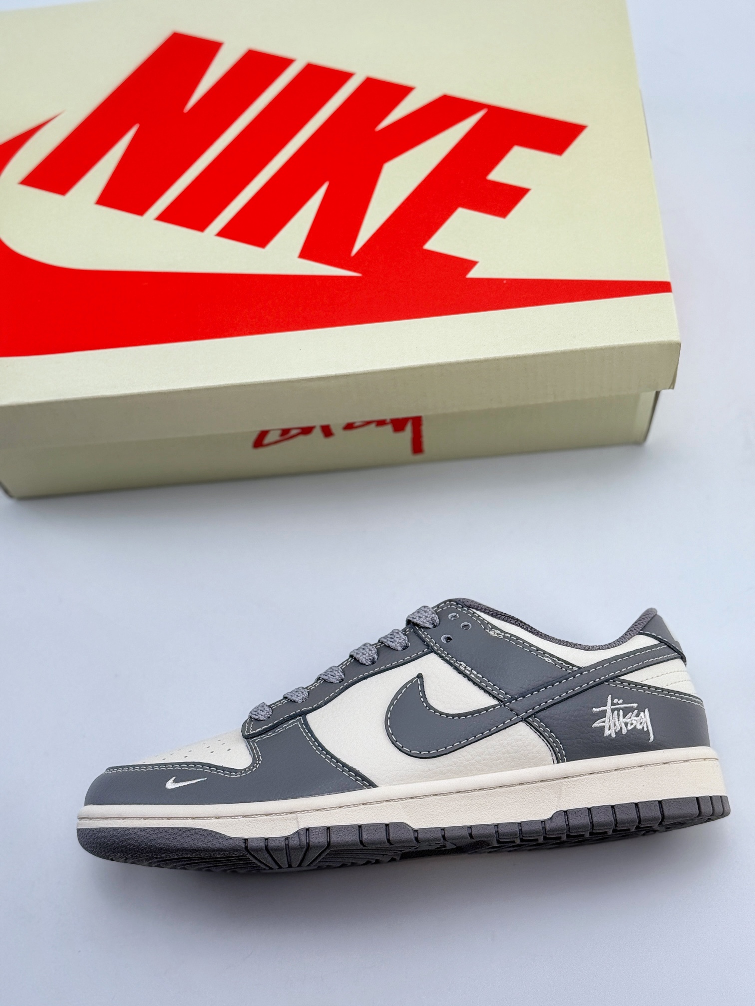 Nike SB Dunk Low x Stussy 灰白小钩满天星 BB9898-007