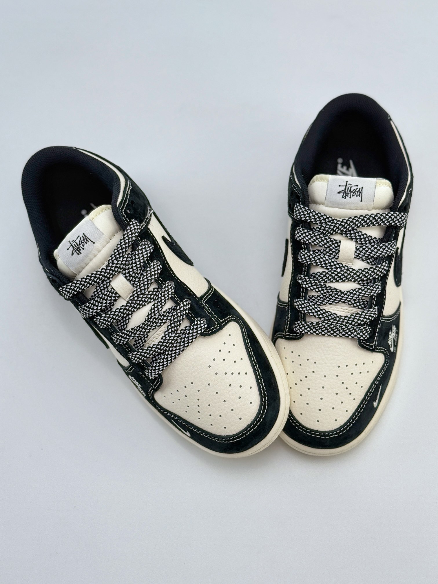 Nike SB Dunk Low x Stussy x Supreme 黑白小钩满天星  SJ2068-300