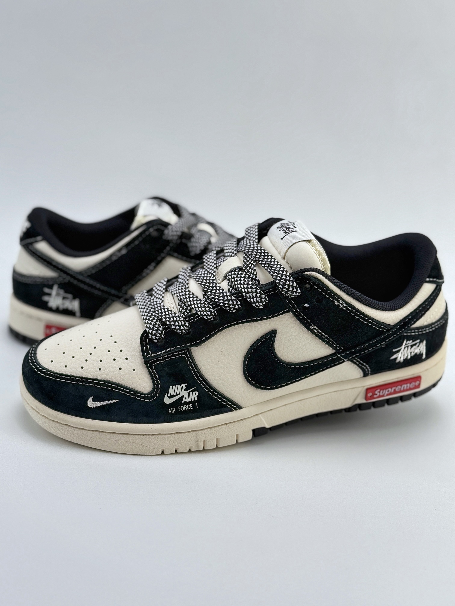 Nike SB Dunk Low x Stussy x Supreme 黑白小钩满天星  SJ2068-300