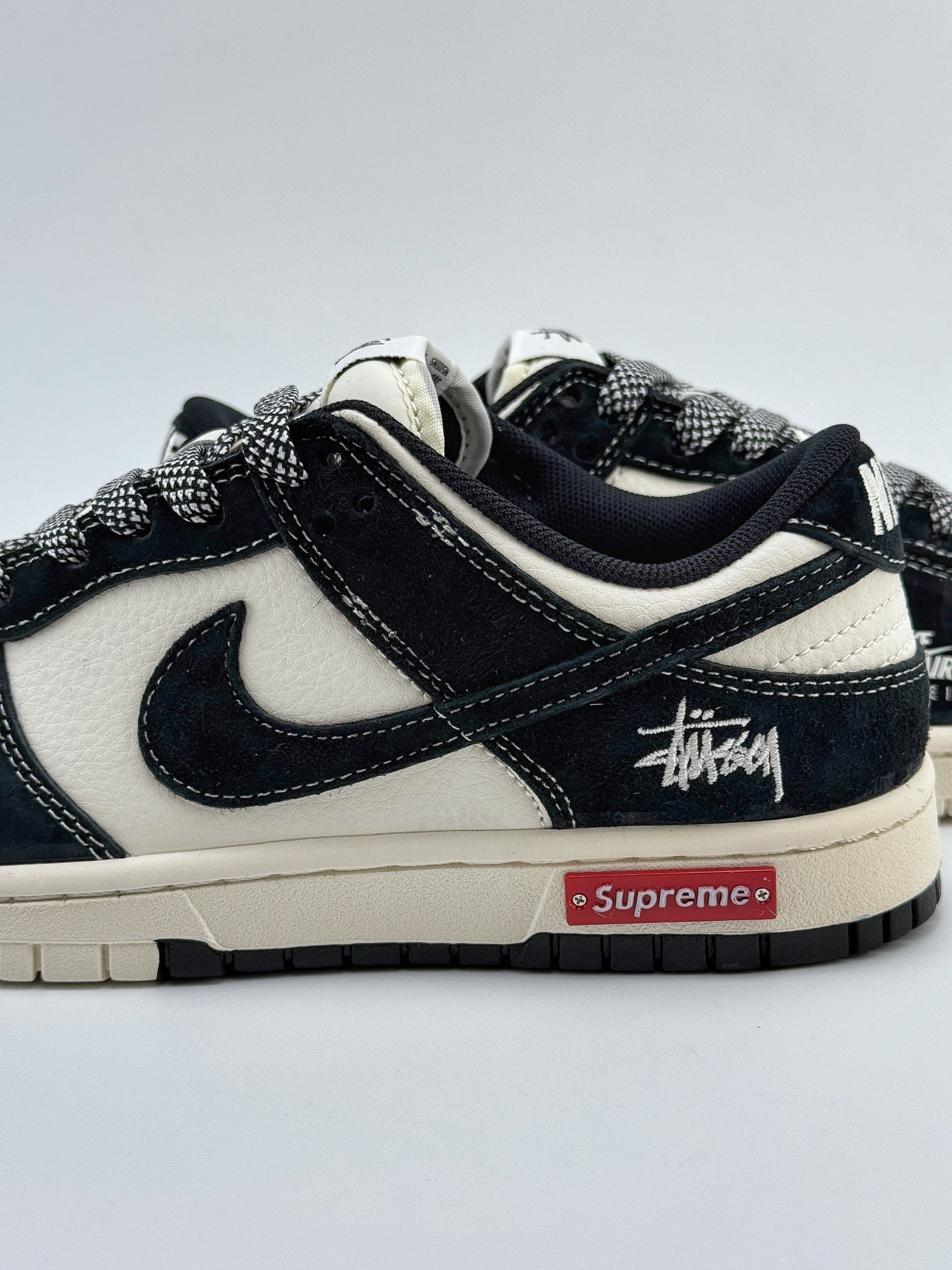 Nike SB Dunk Low x Stussy x Supreme 黑白小钩满天星  SJ2068-300