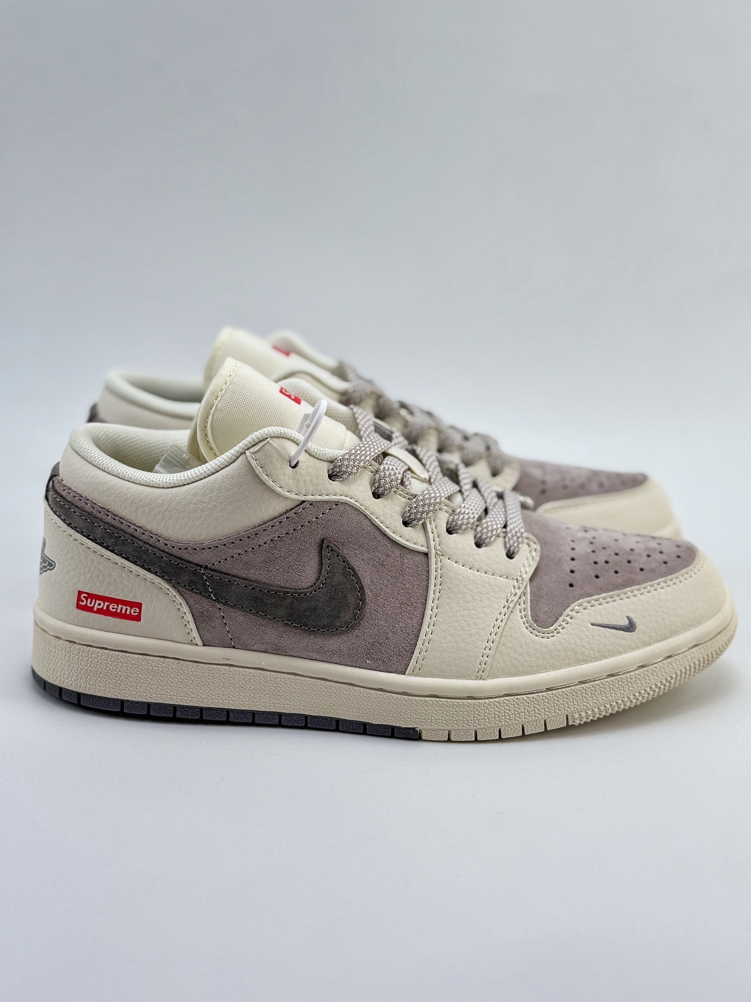 Air Jordan 1 Retro Low x Supreme 米棕小钩 SJ9950-030