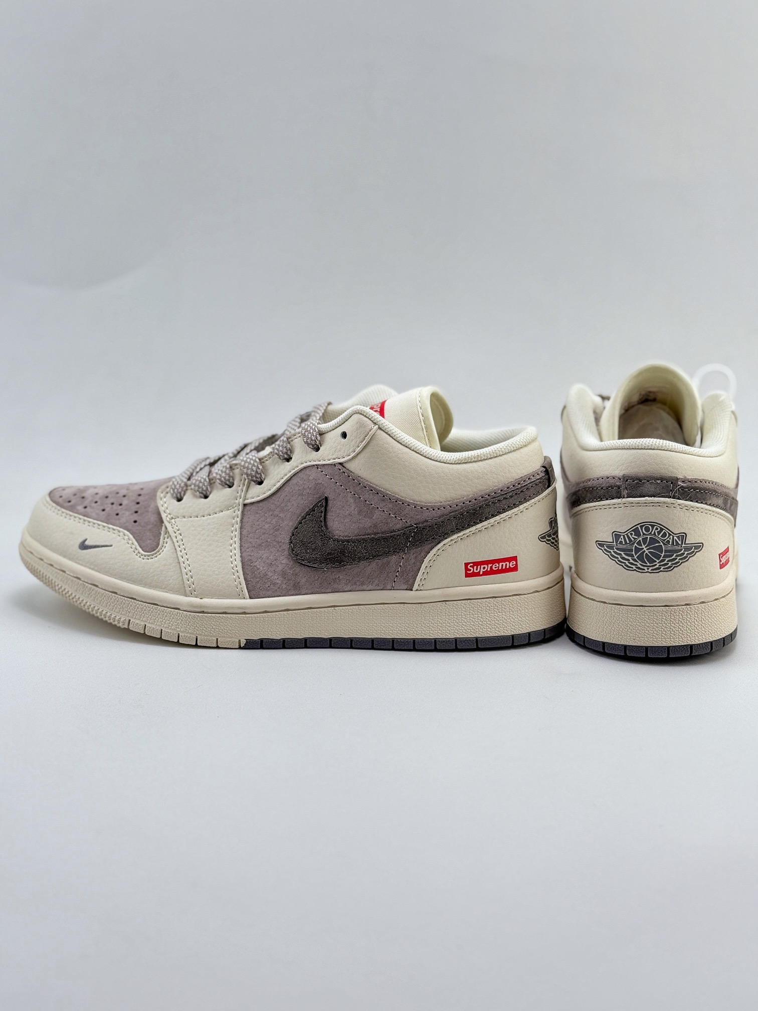 Air Jordan 1 Retro Low x Supreme 米棕小钩 SJ9950-030