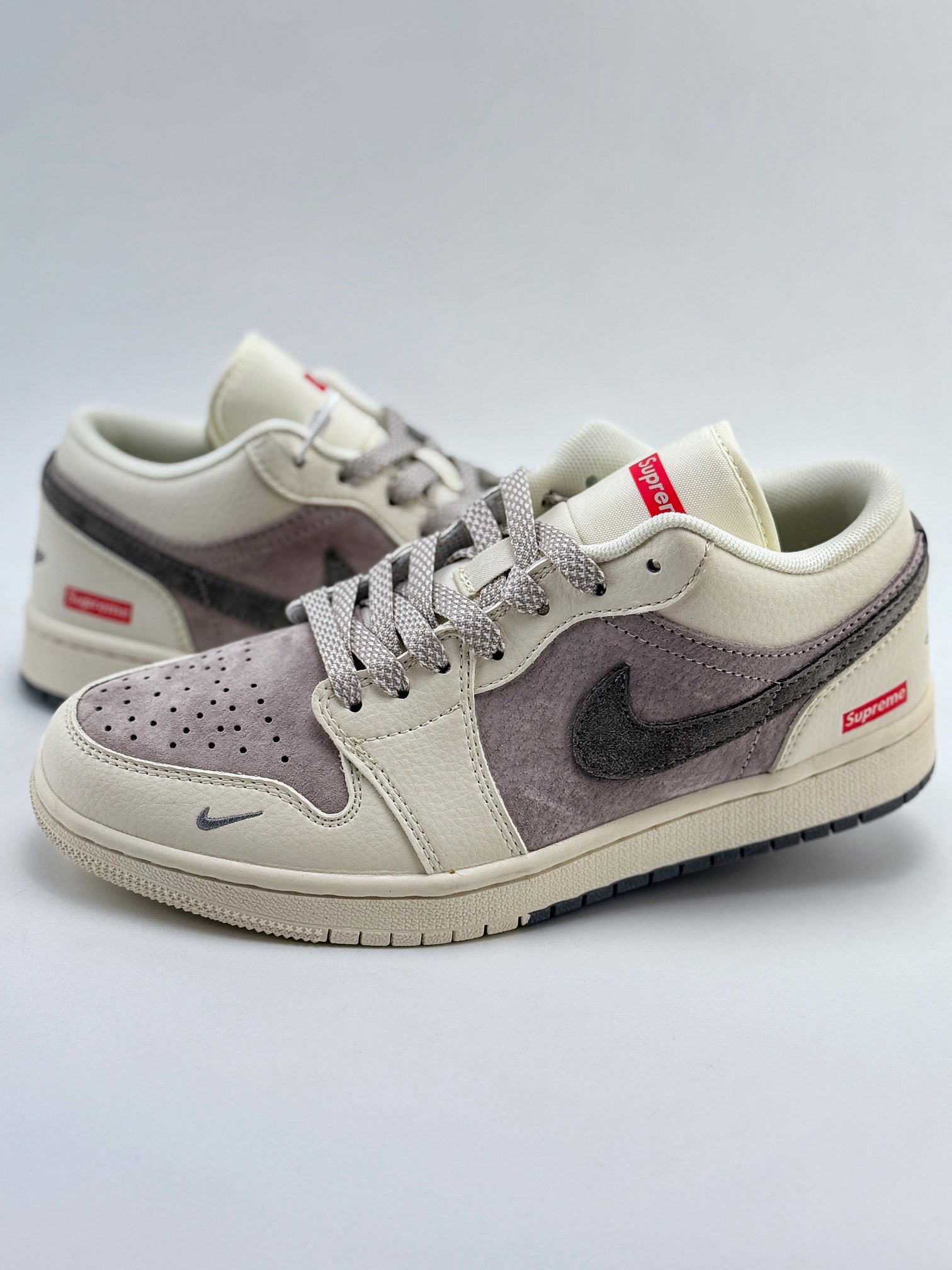 Air Jordan 1 Retro Low x Supreme 米棕小钩 SJ9950-030