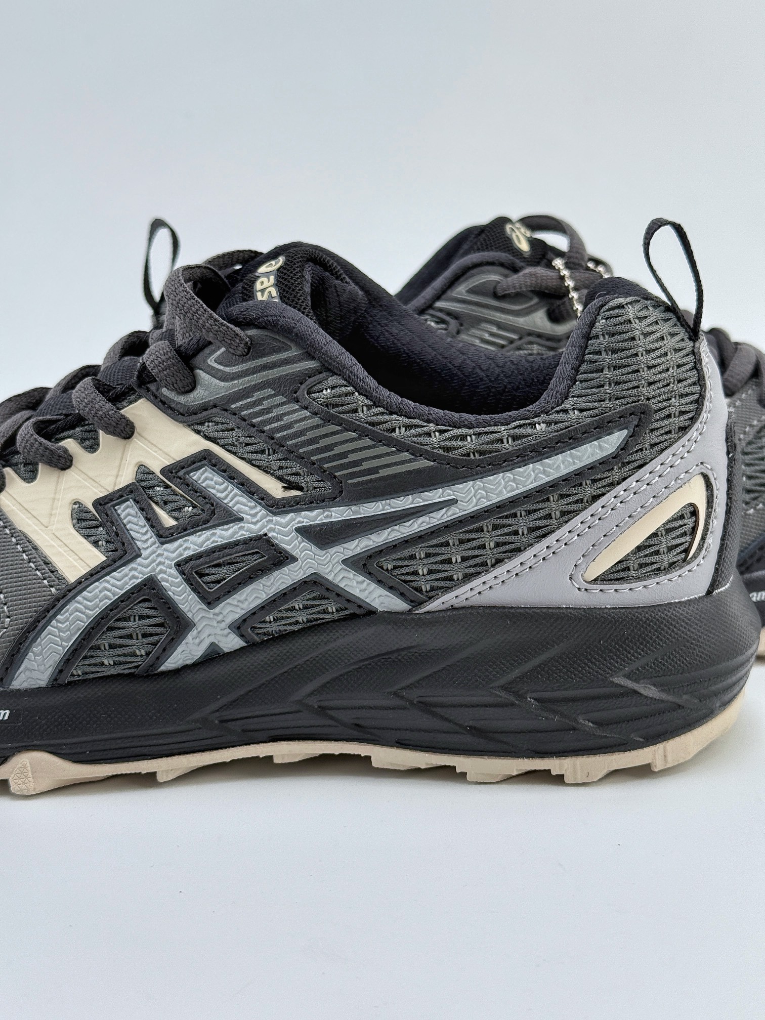 Asics GEL-Sonoma CN 黑米 亚瑟士运动透气专业跑鞋 进口针织透气鞋面   1011B772-022